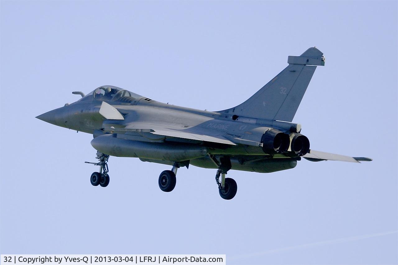 32, Dassault Rafale M C/N 32, Dassault Rafale M, On final rwy 08, Landivisiau naval air base (LFRJ)