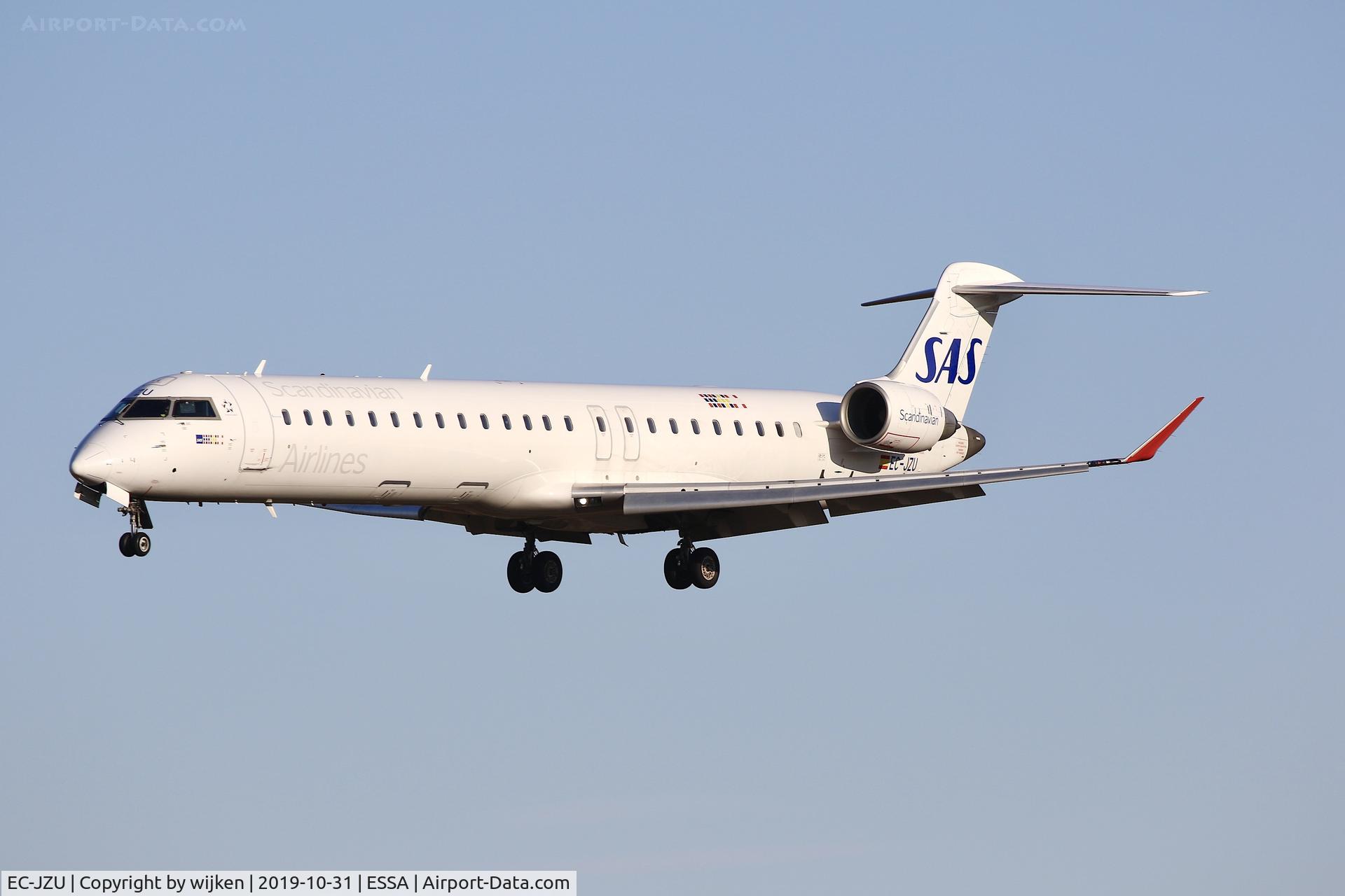 EC-JZU, 2007 Bombardier CRJ-900 (CL-600-2D24) C/N 15115, RWY 26