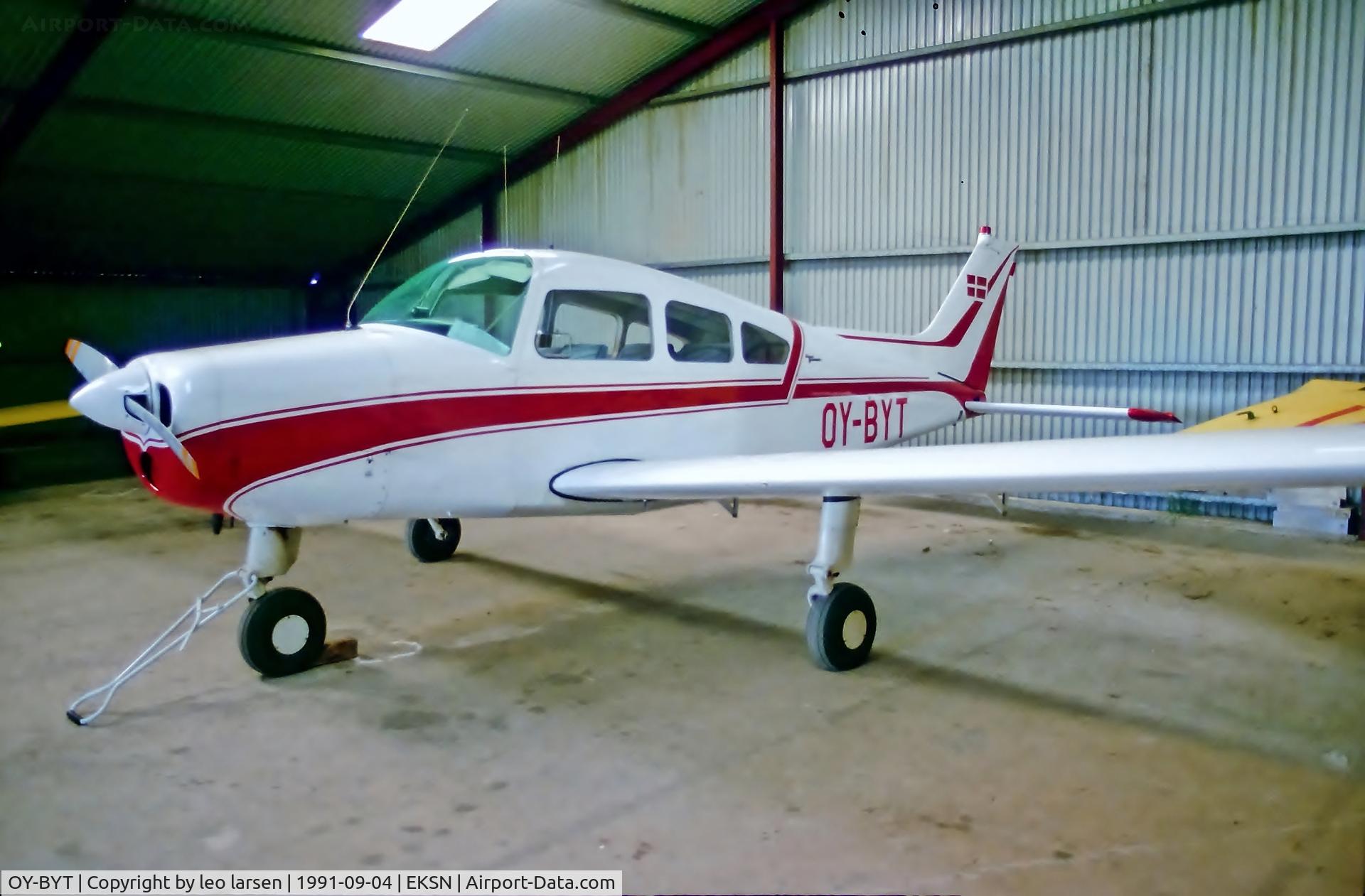 OY-BYT, 1965 Beech A23 Musketeer II C/N M-677, Sindal 4.9.1991