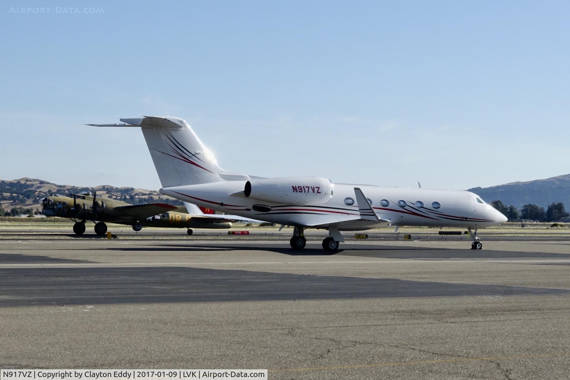 N917VZ, 2010 Gulfstream Aerospace GIV-X (G450) C/N 4198, Livermore Airport California 2015.