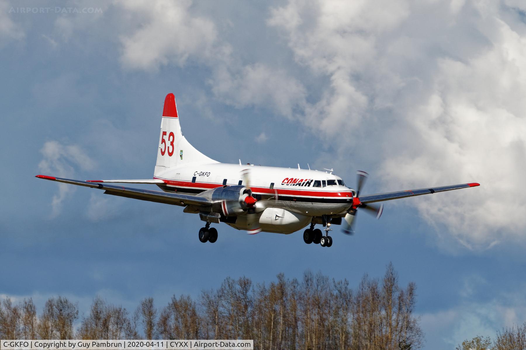 C-GKFO, 1953 Convair CV-580 C/N 78, Landing on 07