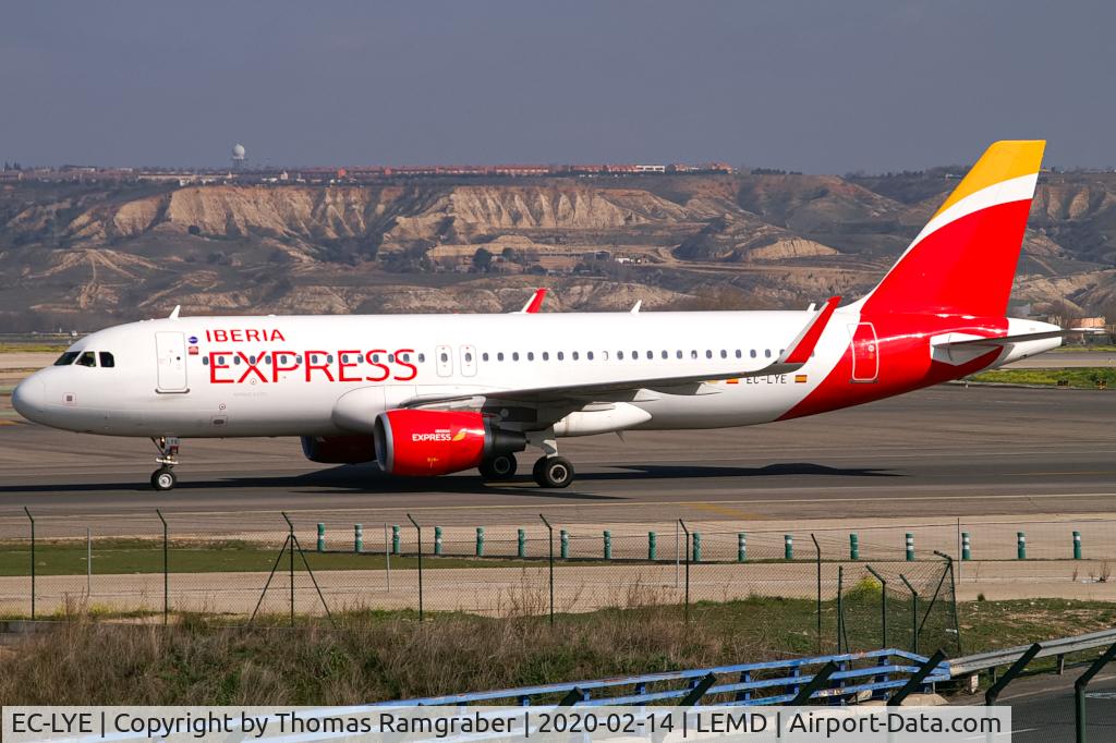 EC-LYE, 2013 Airbus A320-216 C/N 5729, Iberia Express Airbus A320