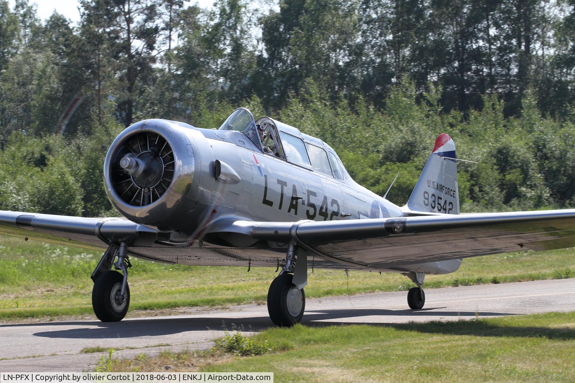 LN-PFX, 1954 Canadian Car & Foundry T-6 Harvard Mk.4 C/N CCF4-194, kjeller airshow 2018