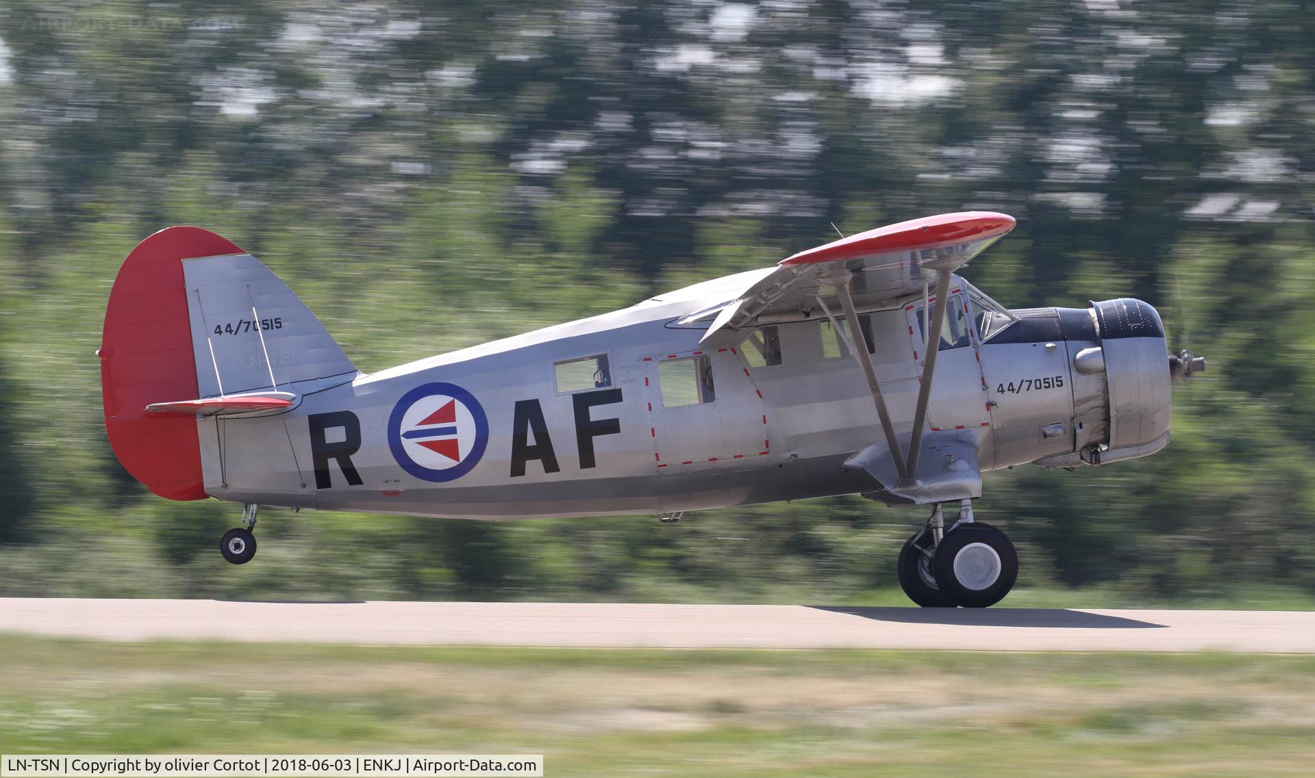 LN-TSN, 1944 Noorduyn UC-64A Norseman C/N 780, taking off