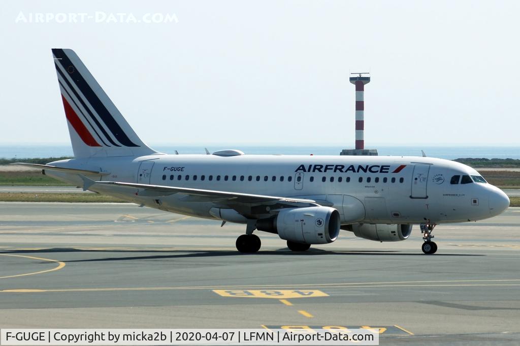 F-GUGE, 2003 Airbus A318-111 C/N 2100, Taxiing. Scrapped in January 2022.
