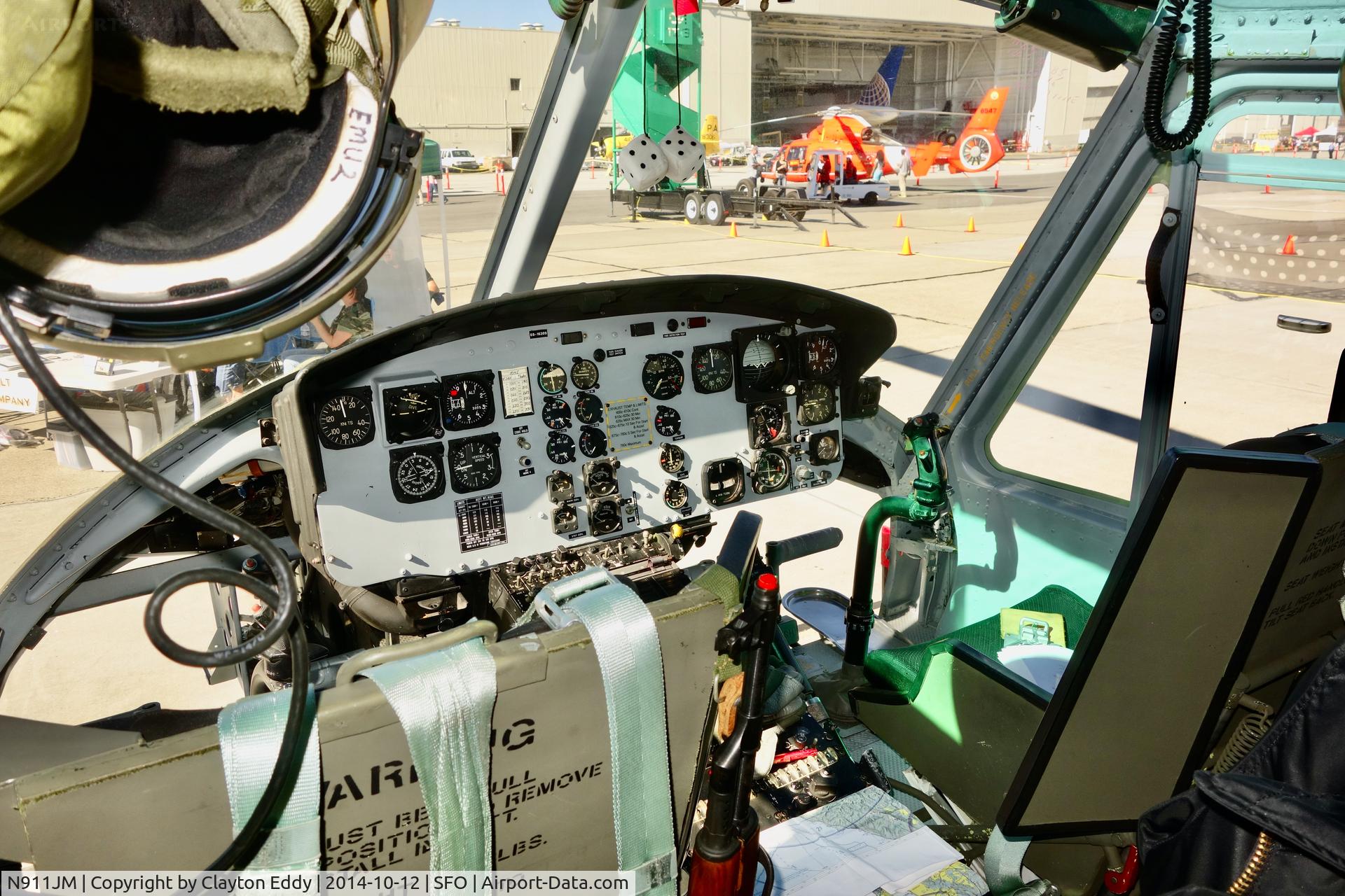 N911JM, 1965 Bell UH-1H C/N 65-09870, United Airlines Family Day. SFO. 2014.