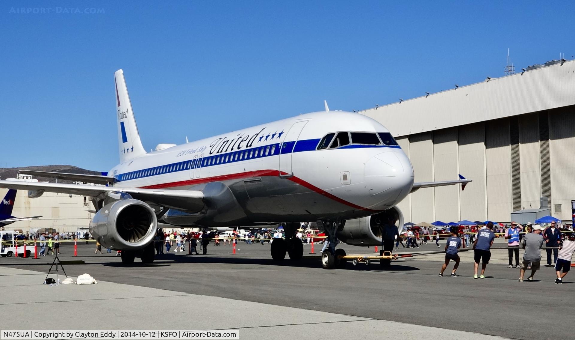 N475UA, 2001 Airbus A320-232 C/N 1495, United Airlines Family Day SFO 2014.