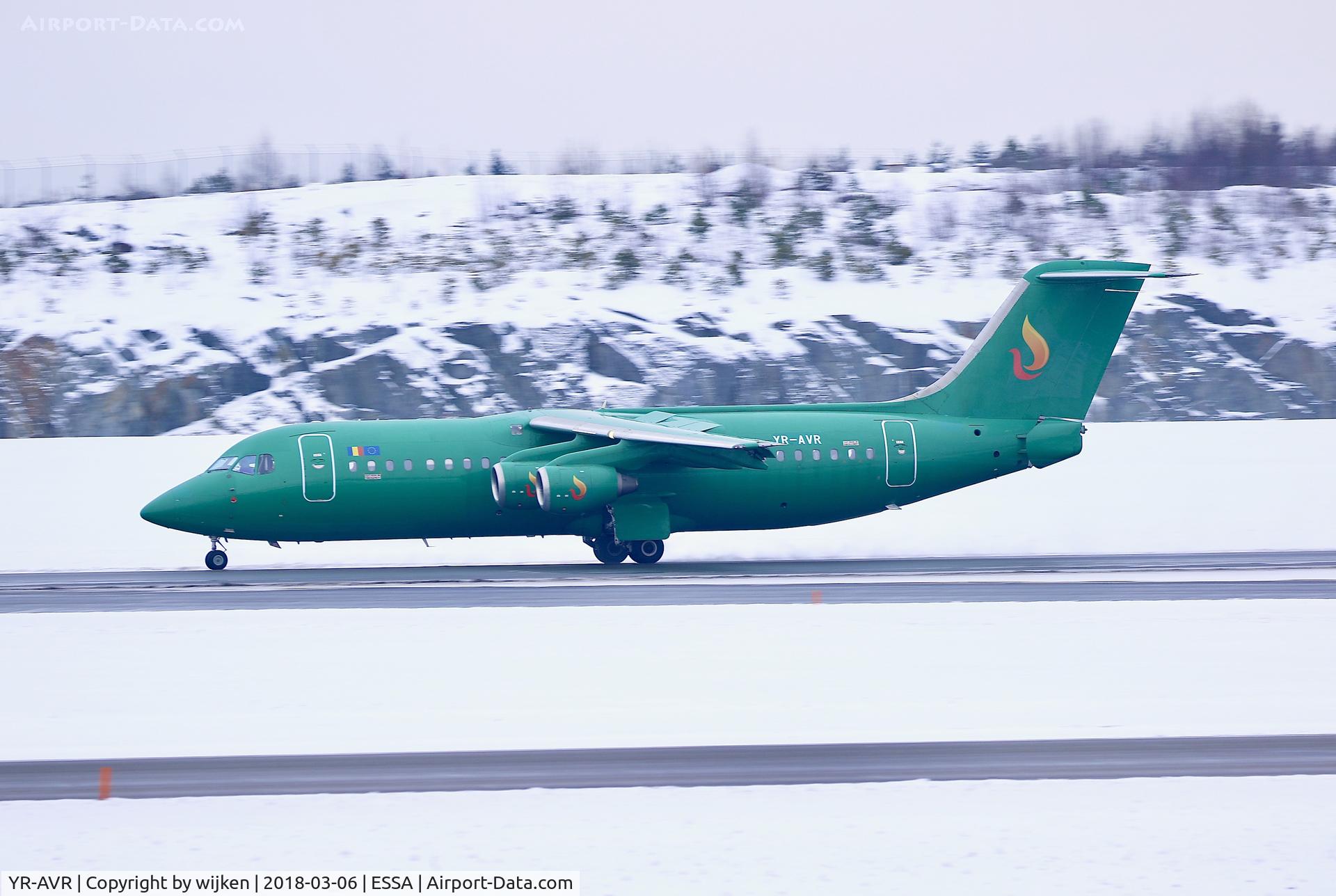 YR-AVR, 1991 British Aerospace BAe.146-300 C/N E3193, RWY 01R