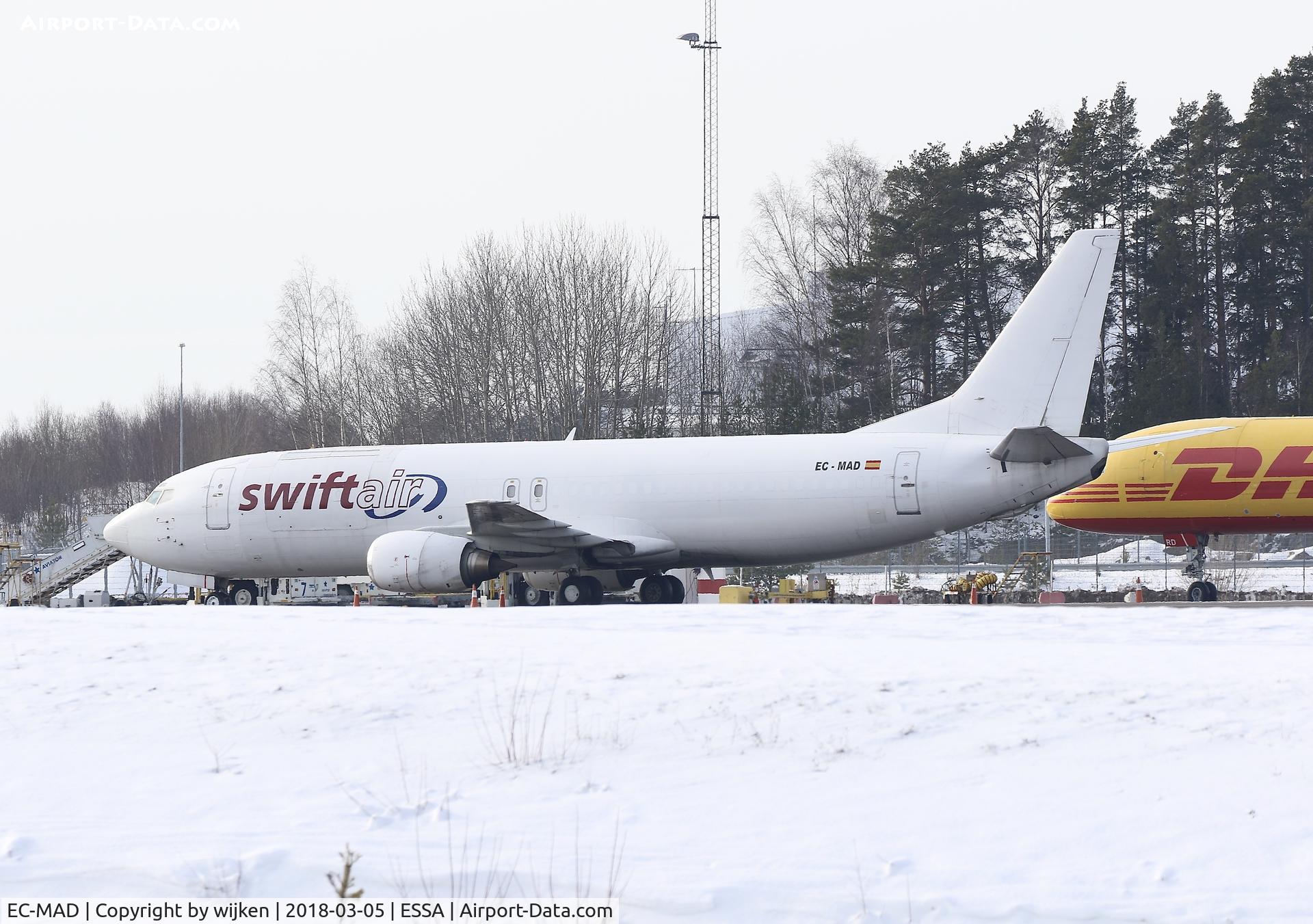 EC-MAD, 1992 Boeing 737-4Y0 C/N 25261, Ramp R