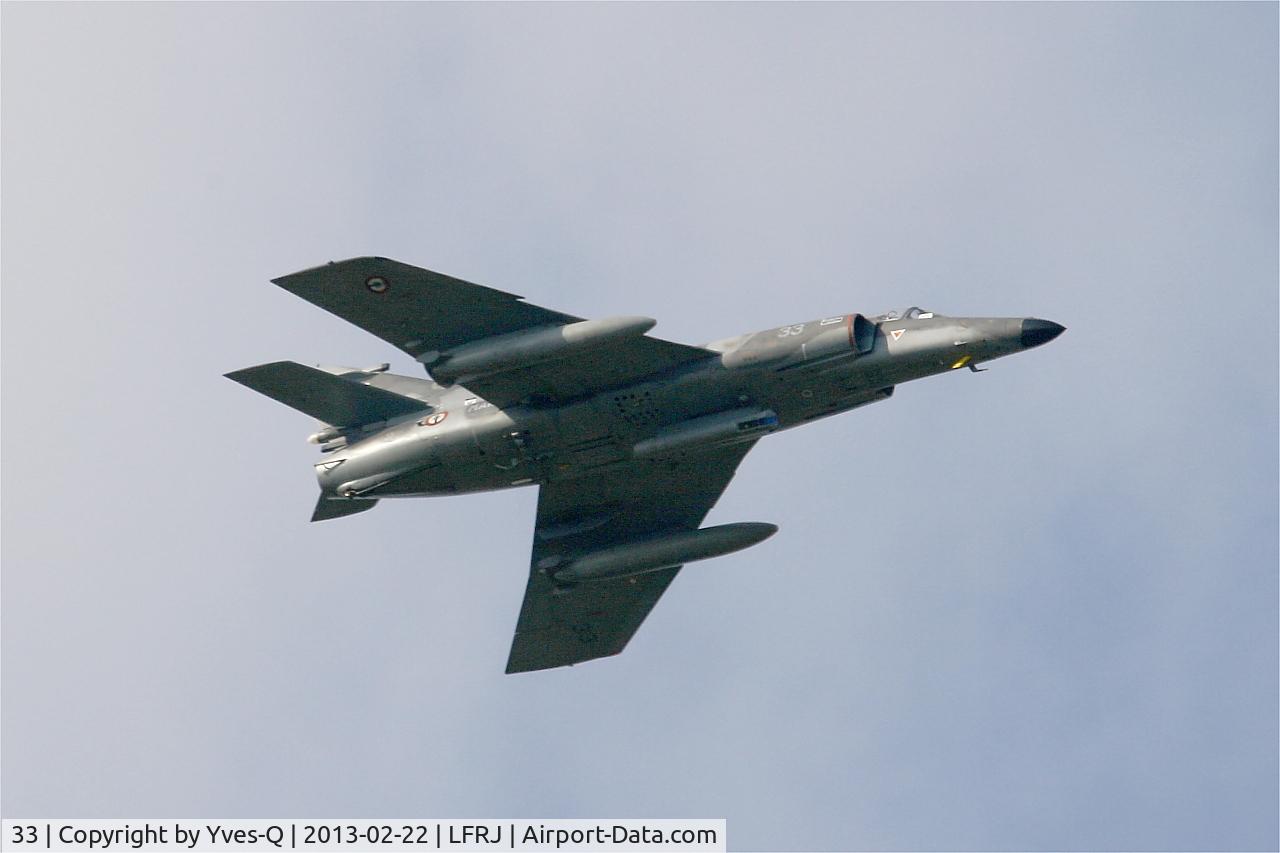 33, Dassault Super Etendard C/N 33, Dassault Super Etendard M (SEM), Short approach rwy 26, Landivisiau Naval Air Base (LFRJ)