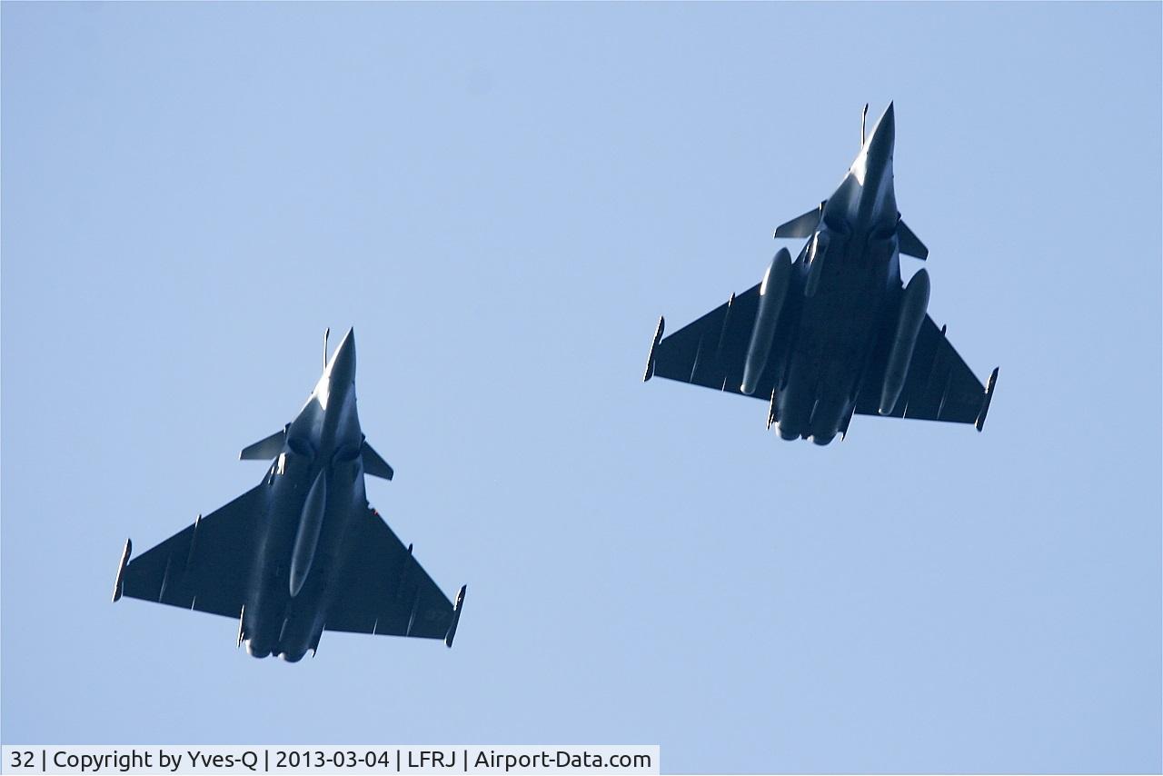 32, Dassault Rafale M C/N 32, Dassault Rafale M,  Flight over Landivisiau naval air base (LFRJ)