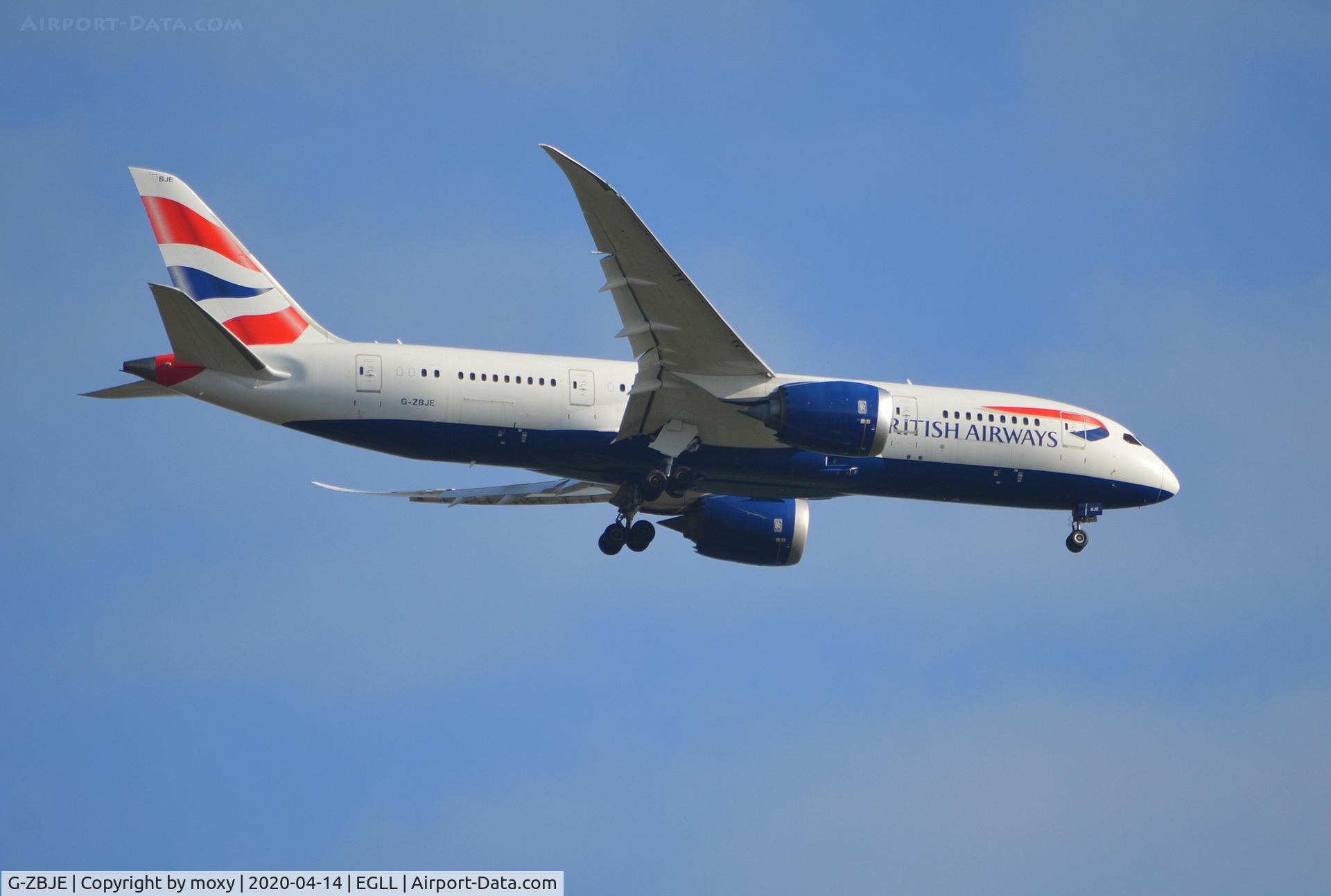 G-ZBJE, 2013 Boeing 787-8 Dreamliner C/N 38612, Boeing 787-8 on finals to London Heathrow.