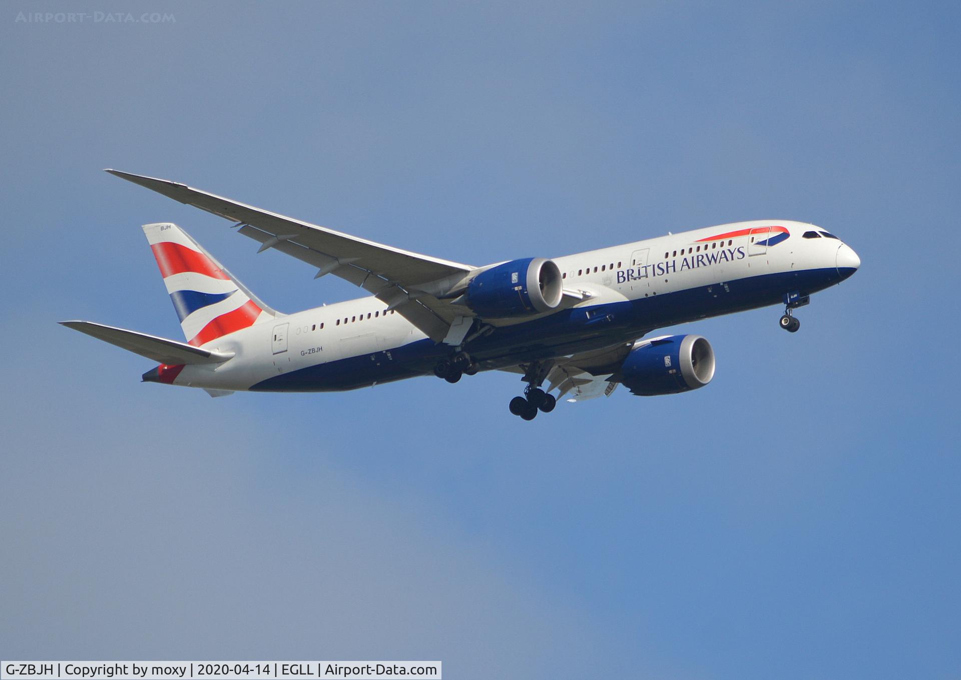 G-ZBJH, 2014 Boeing 787-8 Dreamliner C/N 38615, Boeing 787-8 on finals to London Heathrow.