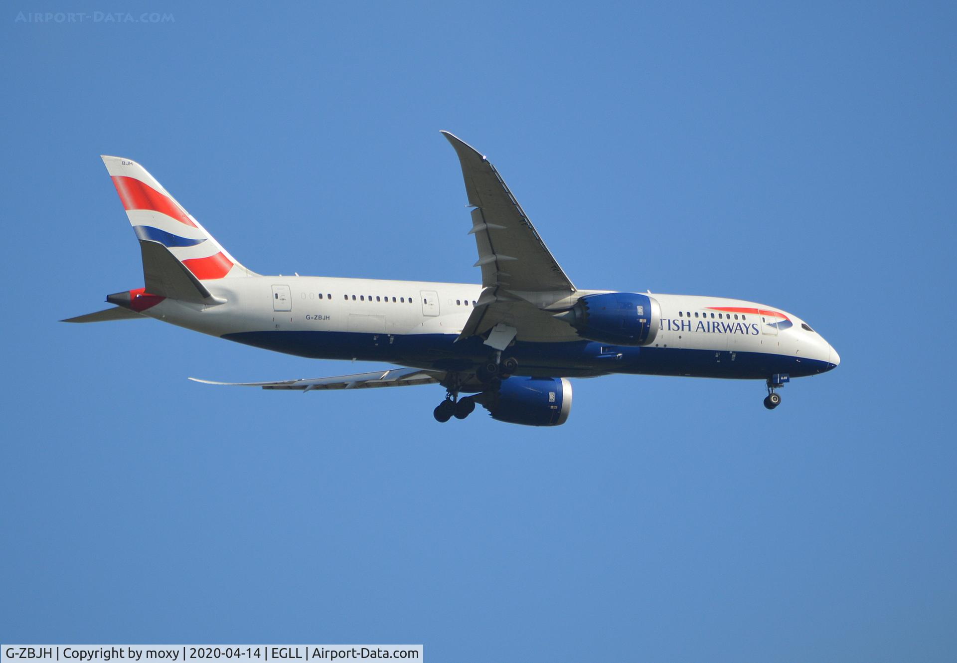 G-ZBJH, 2014 Boeing 787-8 Dreamliner C/N 38615, Boeing 787-8 on finals to London Heathrow.
