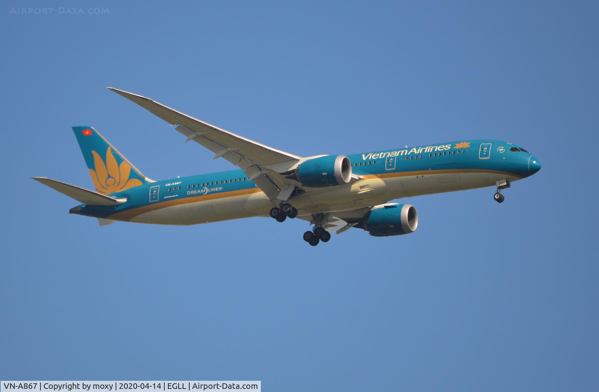 VN-A867, 2016 Boeing 787-9 Dreamliner Dreamliner C/N 39287, Boeing 787-9 Dreamliner on finals to London Heathrow.