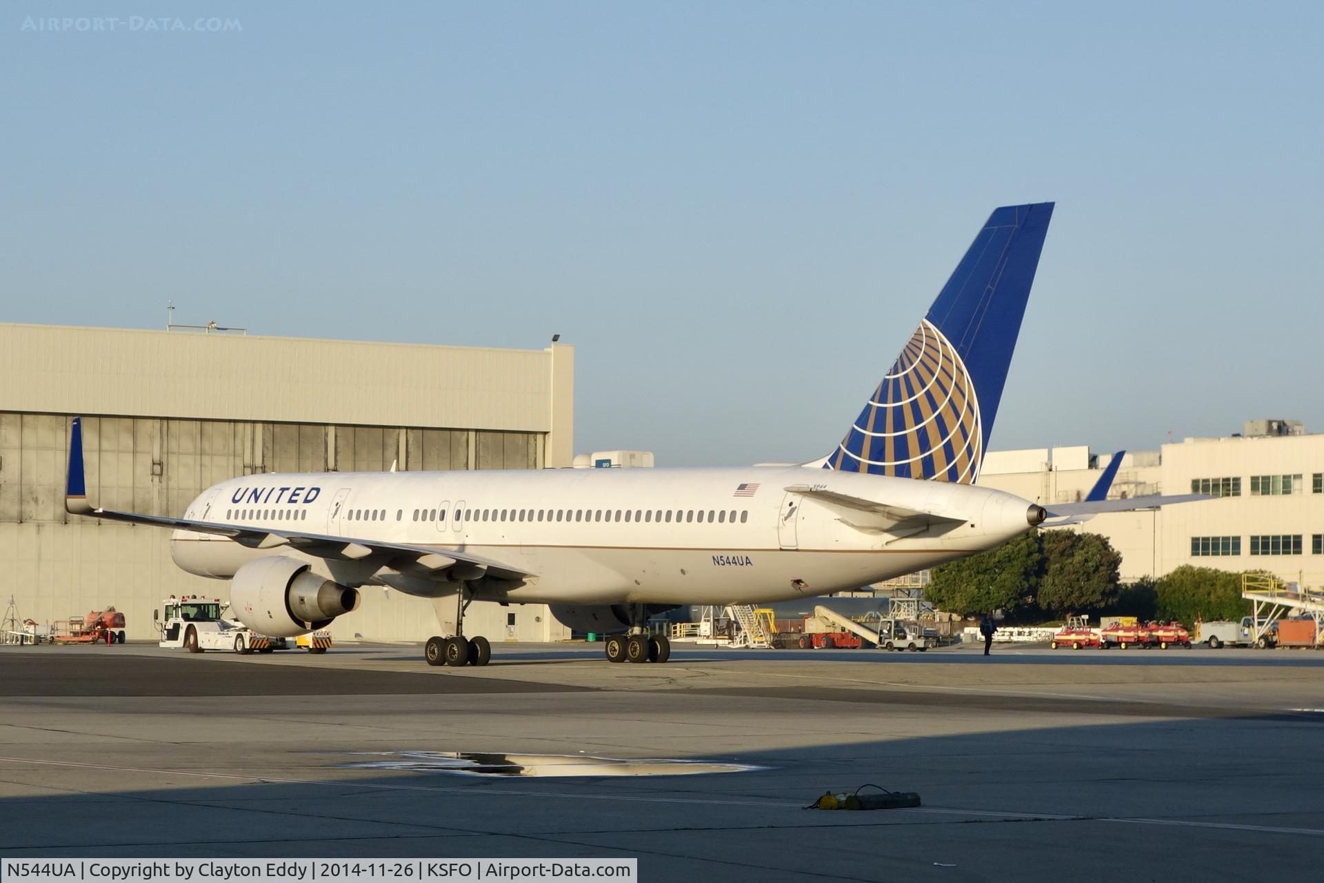 N544UA, 1991 Boeing 757-222 C/N 25322, SFO 2014.