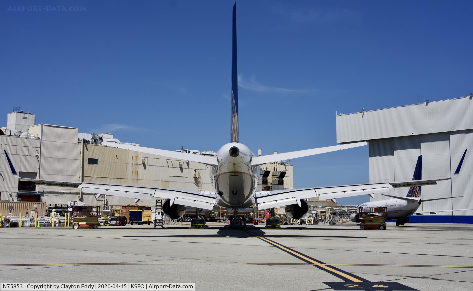 N75853, 2002 Boeing 757-324 C/N 32812, SFO 2020.