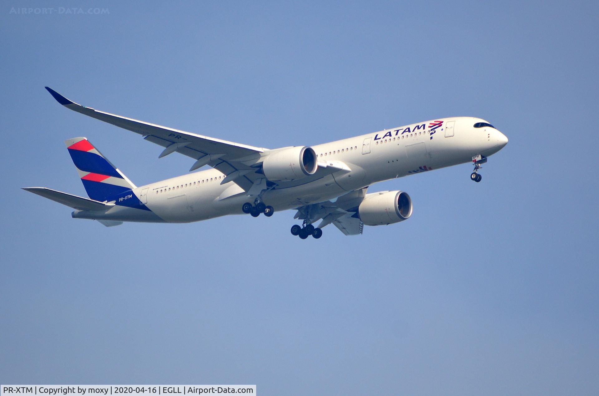 PR-XTM, 2019 Airbus A350-941 C/N 363, Airbus A350-941 on finals to London Heathrow.