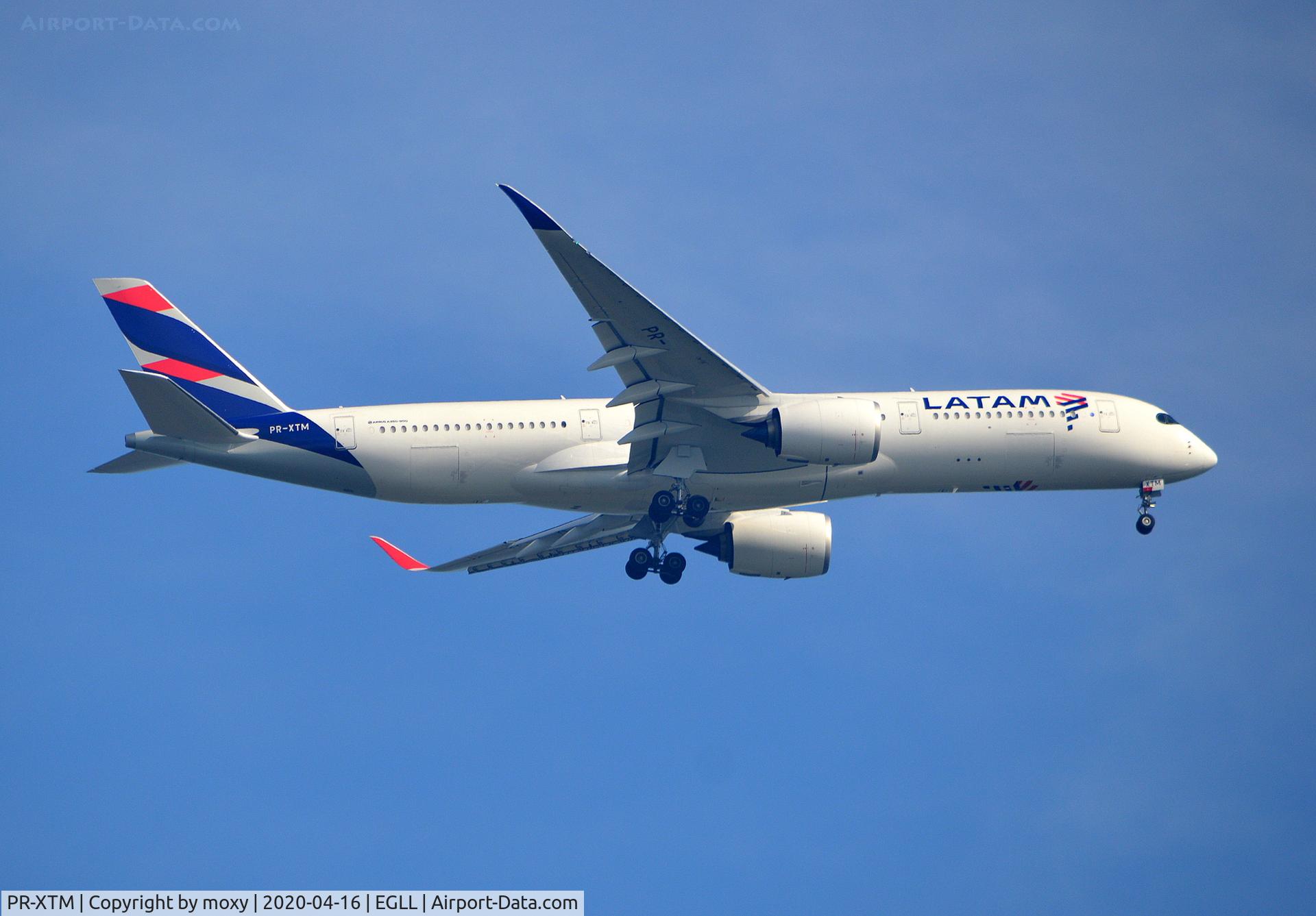 PR-XTM, 2019 Airbus A350-941 C/N 363, Airbus A350-941 on finals to London Heathrow.