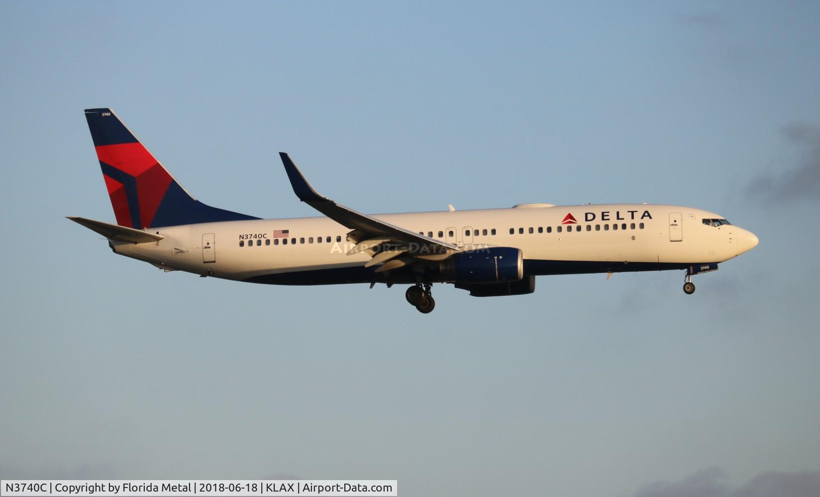 N3740C, 2000 Boeing 737-832 C/N 30800, Delta 737-832