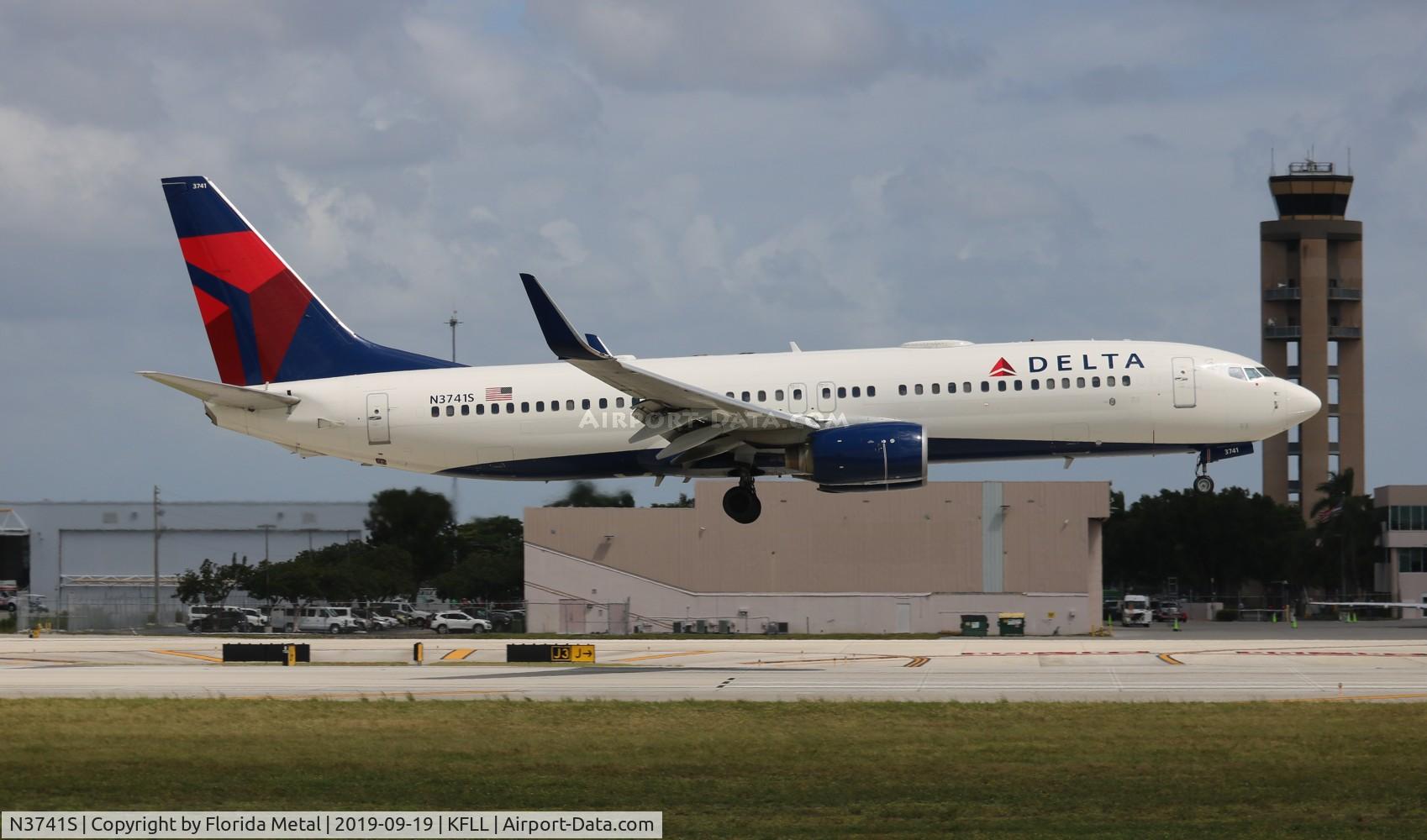 N3741S, 2001 Boeing 737-832 C/N 30487, Delta 737-832