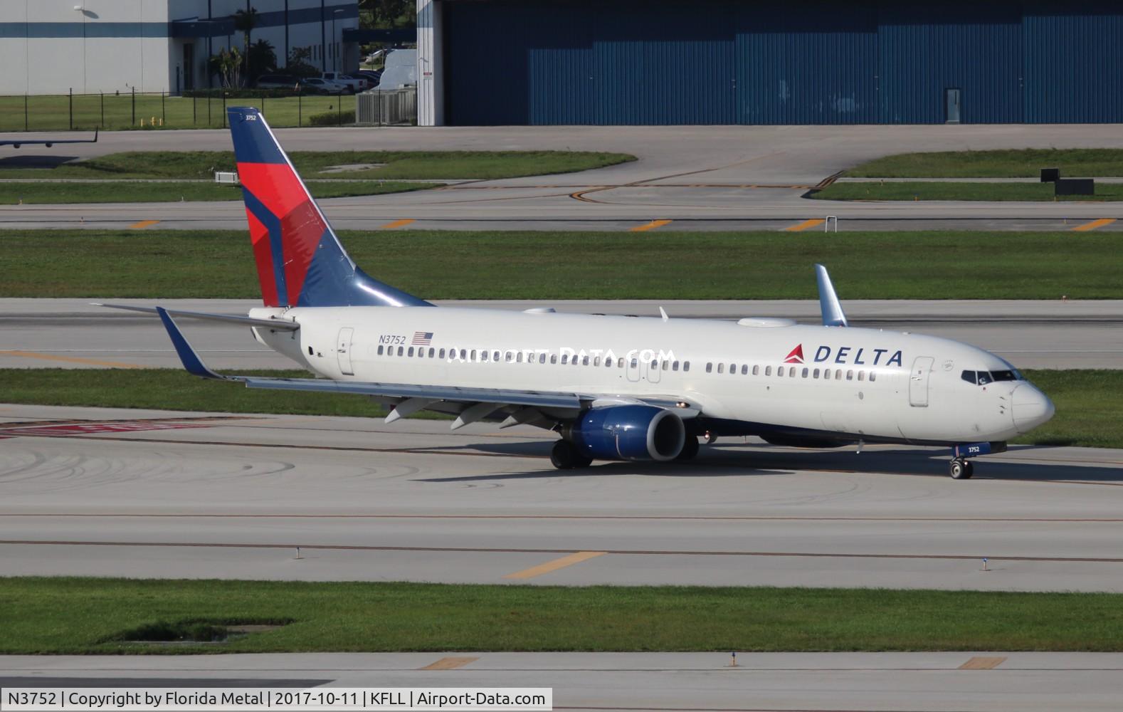 N3752, 2001 Boeing 737-832 C/N 30492, Delta 737-832