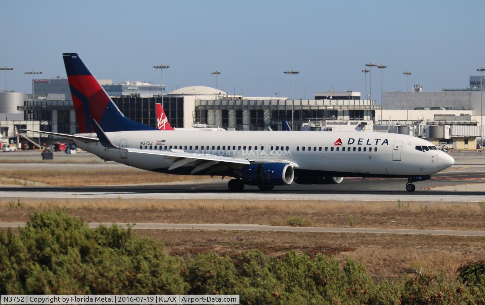 N3752, 2001 Boeing 737-832 C/N 30492, Delta 737-832
