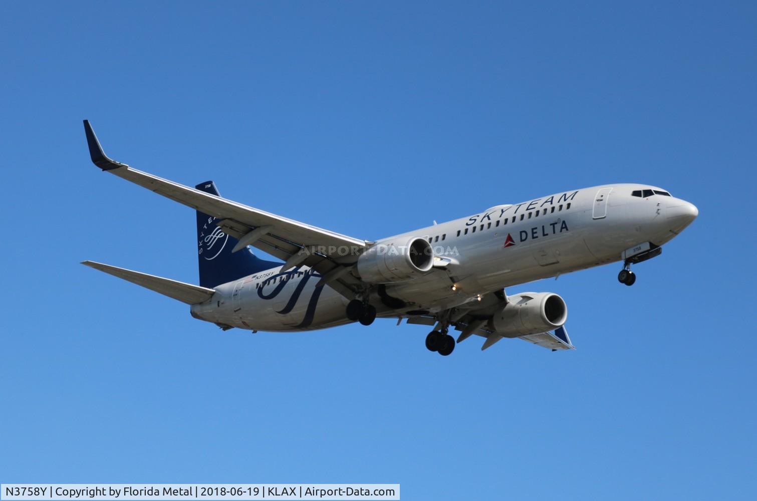 N3758Y, 2001 Boeing 737-832 C/N 30814, Delta 737-832