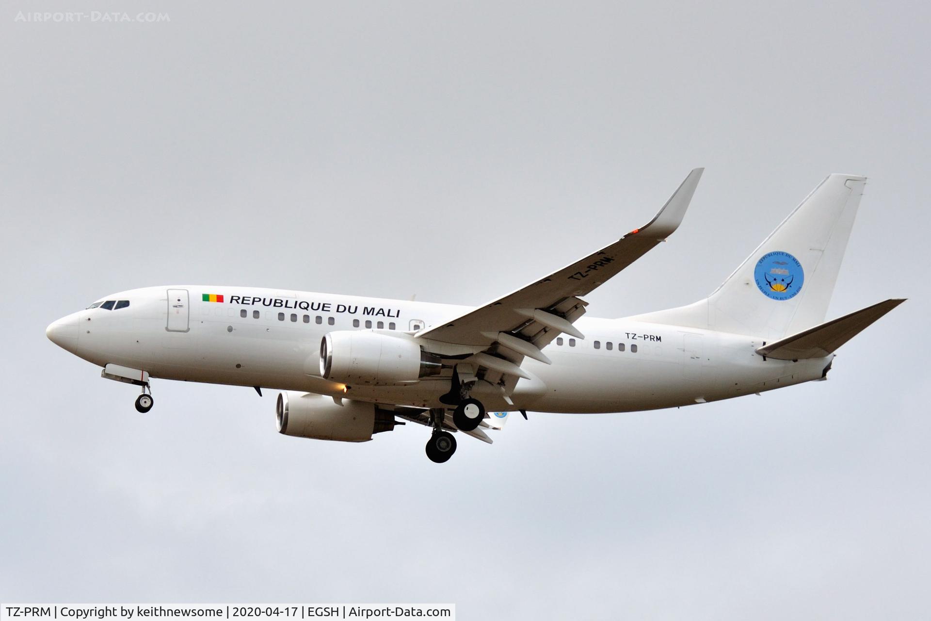 TZ-PRM, 1999 Boeing 737-7BC C/N 30328, Landing onto runway 09, from a safe position.