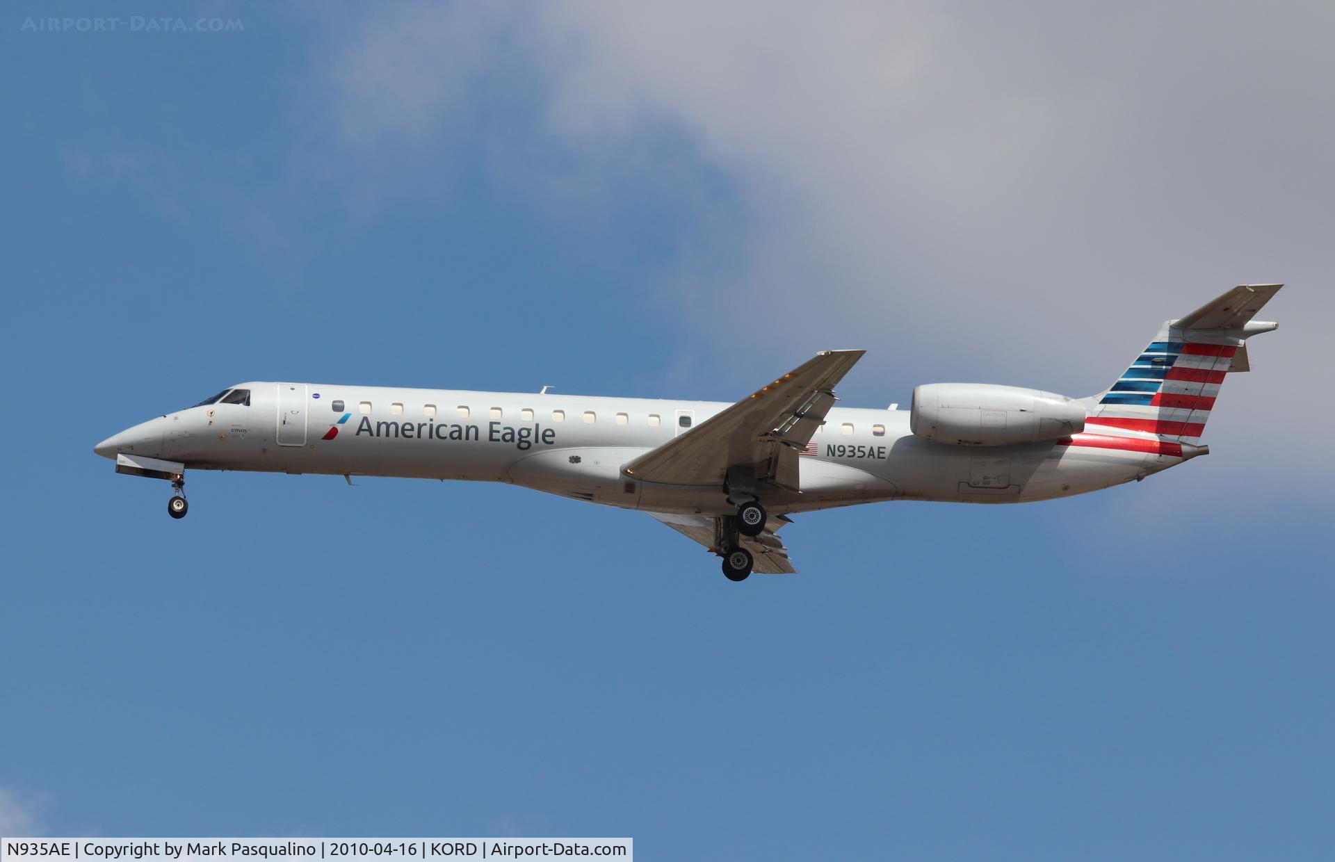 N935AE, 2005 Embraer ERJ-145LR (EMB-145LR) C/N 14500920, EMB-145LR