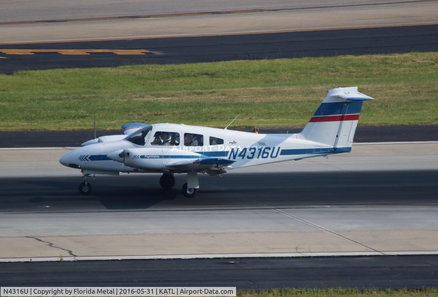 N4316U, 2002 Piper PA-44-180 Seminole C/N 4496119, PA-44