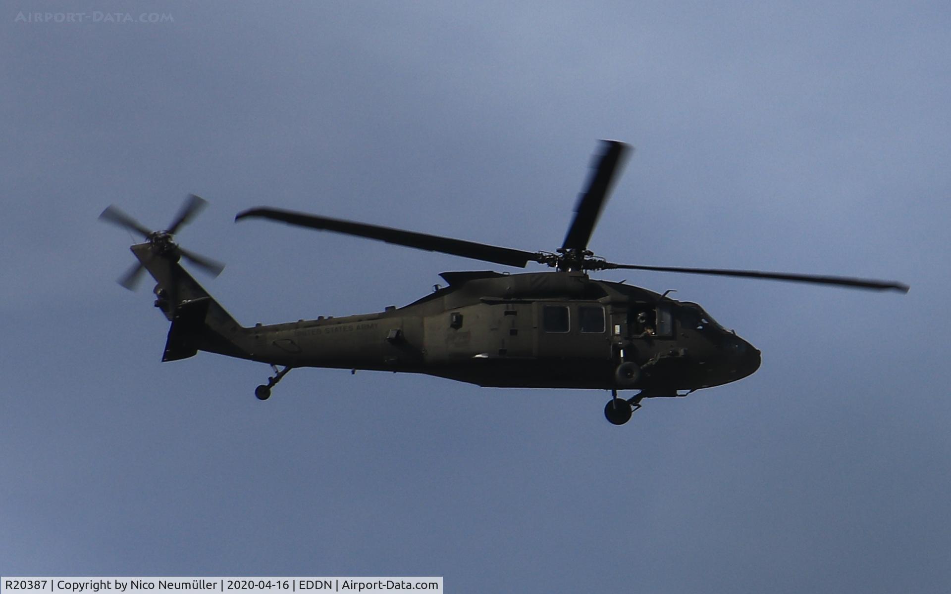 R20387, Sikorsky UH-60 Black Hawk C/N 20387, Black Hawk over EDDN/NUE