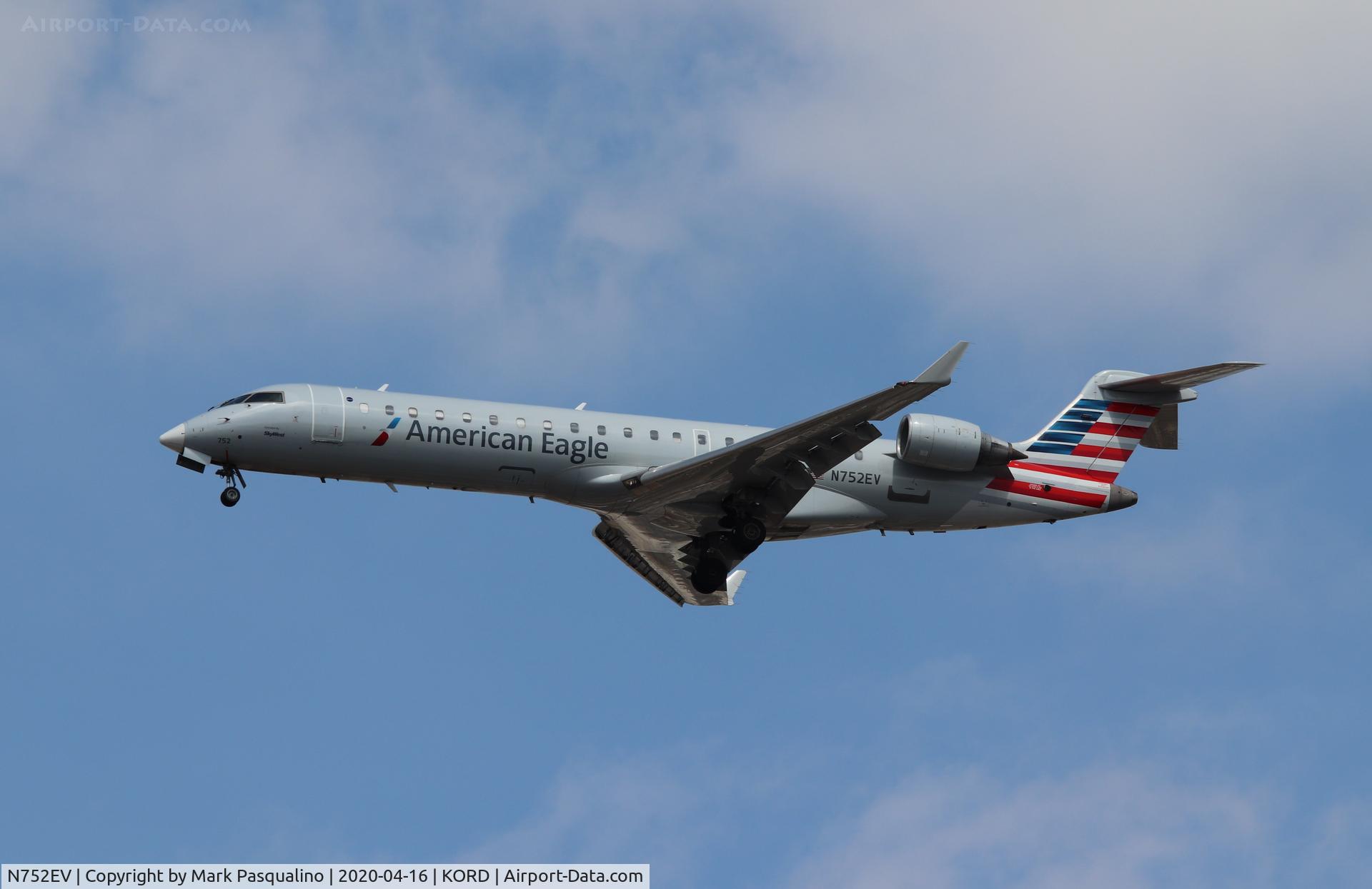 N752EV, Bombardier CRJ-701 (CL-600-2C10) Regional Jet C/N 10166, CL-600-2C10