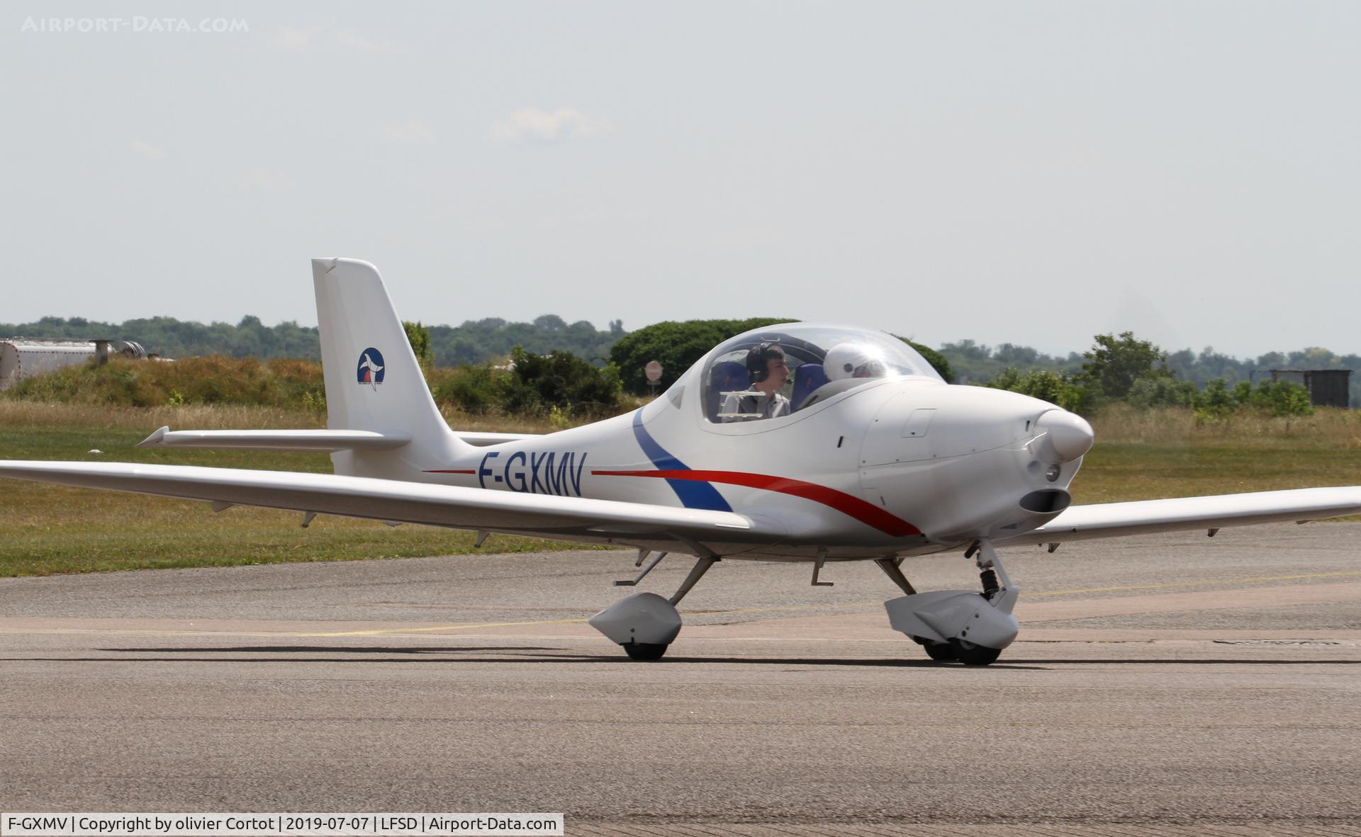 F-GXMV, Aquila A210 (AT01) C/N AT01-126, 2019 airshow