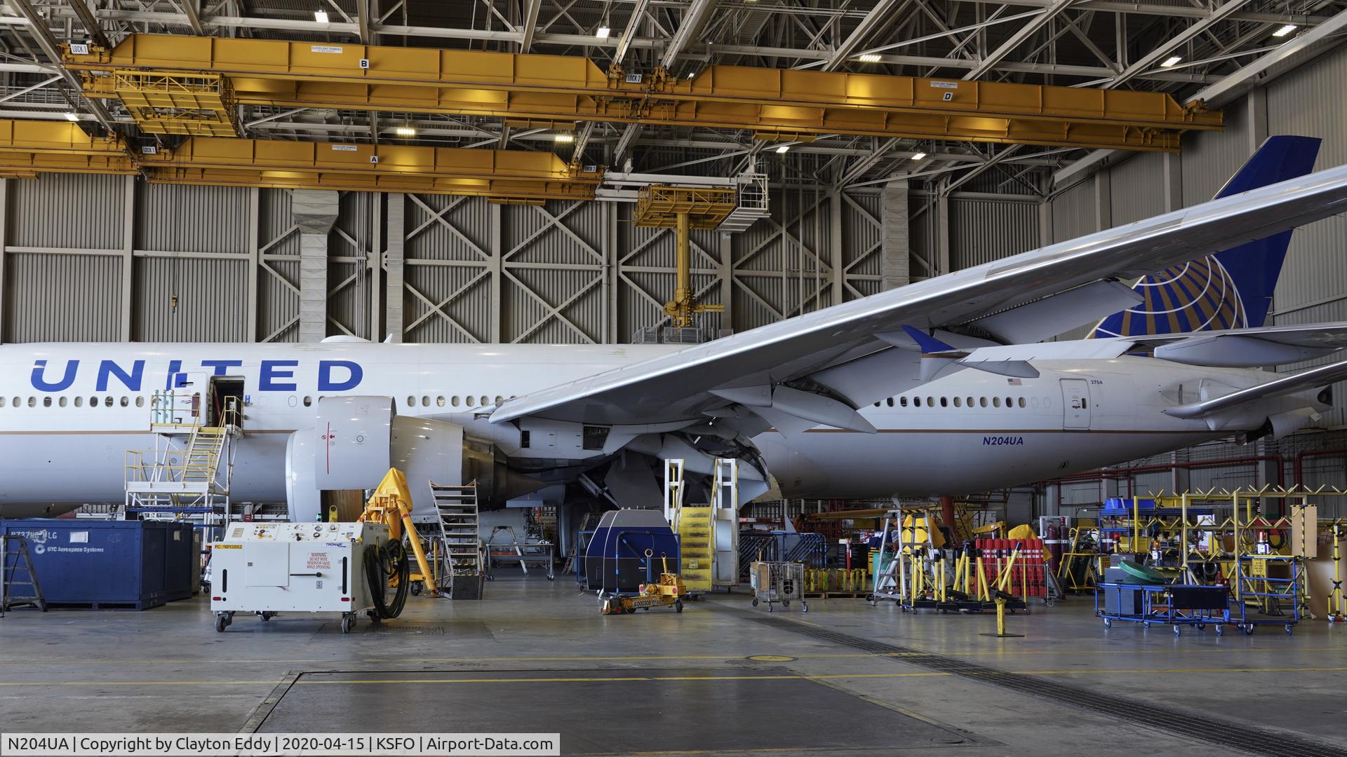 N204UA, 1999 Boeing 777-222/ER C/N 28713, SFO 2020.