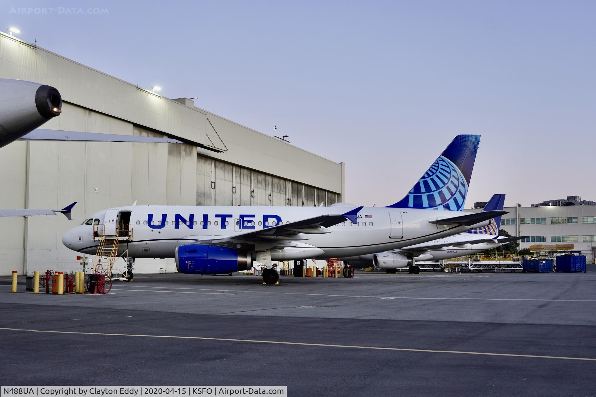 N488UA, 2001 Airbus A320-232 C/N 1680, SFO 2020.