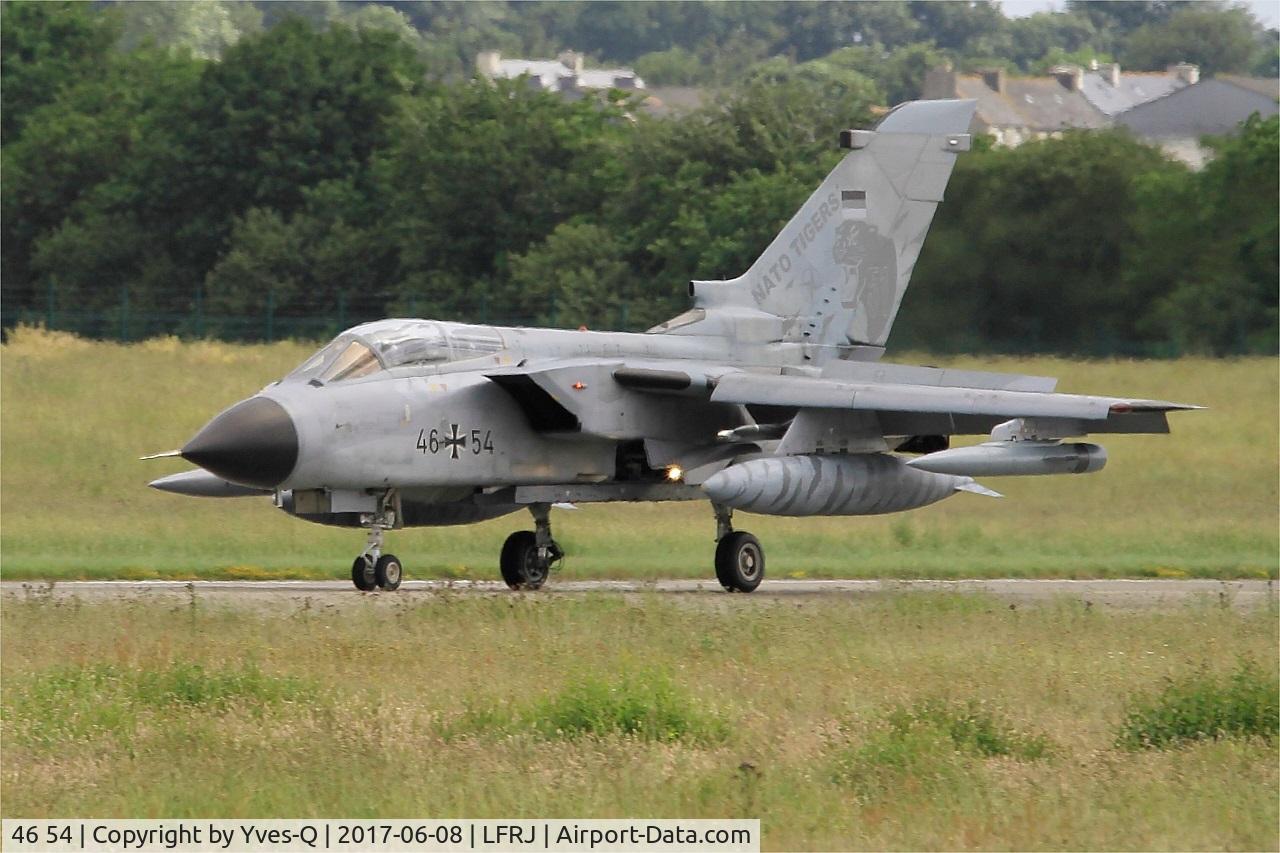 46 54, Panavia Tornado ECR C/N 898/GS287/4354, Panavia Tornado ECR, Landing rwy 26, Landivisiau Naval Air Base (LFRJ) Tiger Meet 2017
