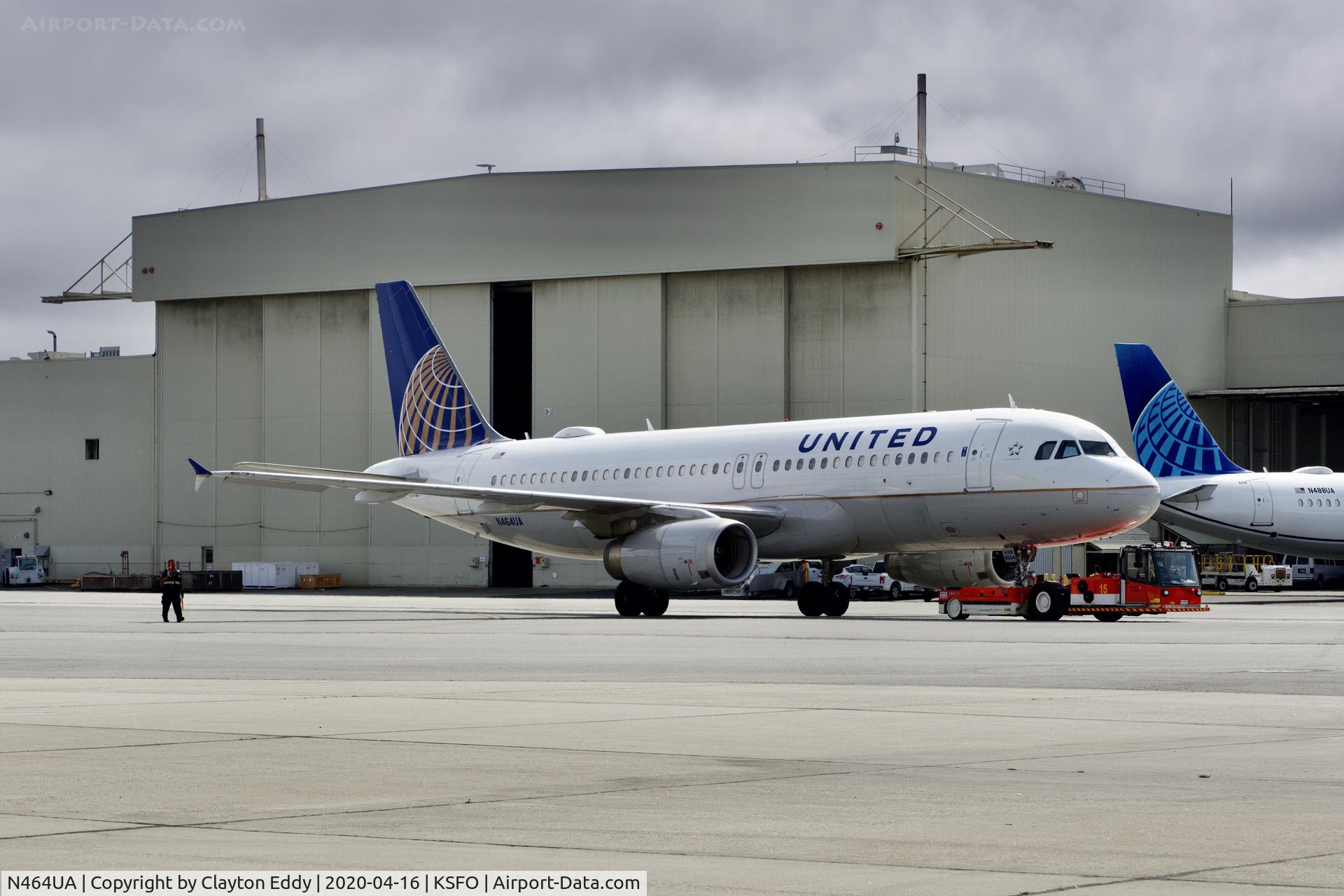 N464UA, 2000 Airbus A320-232 C/N 1290, SFO 2020.