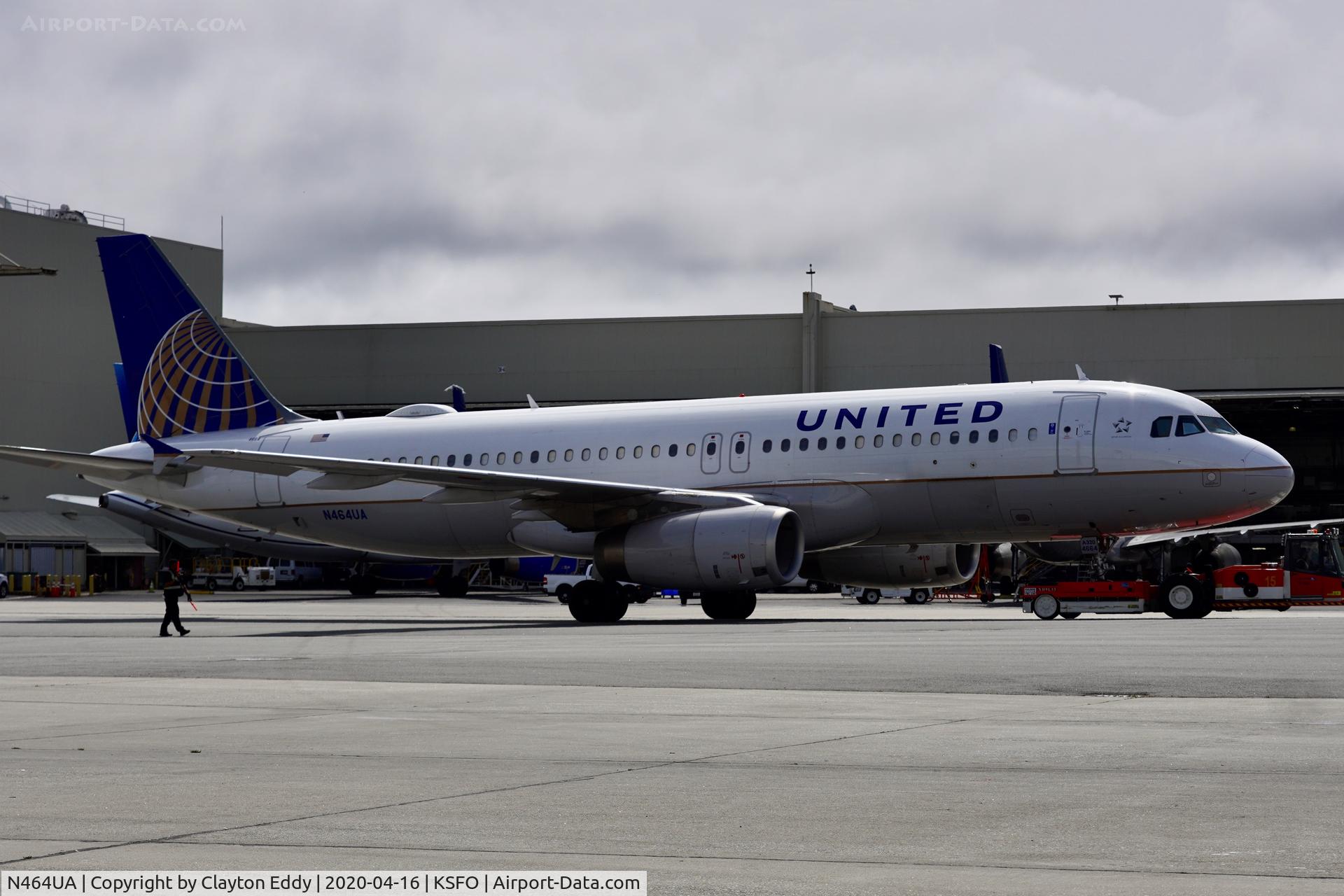 N464UA, 2000 Airbus A320-232 C/N 1290, SFO 2020.