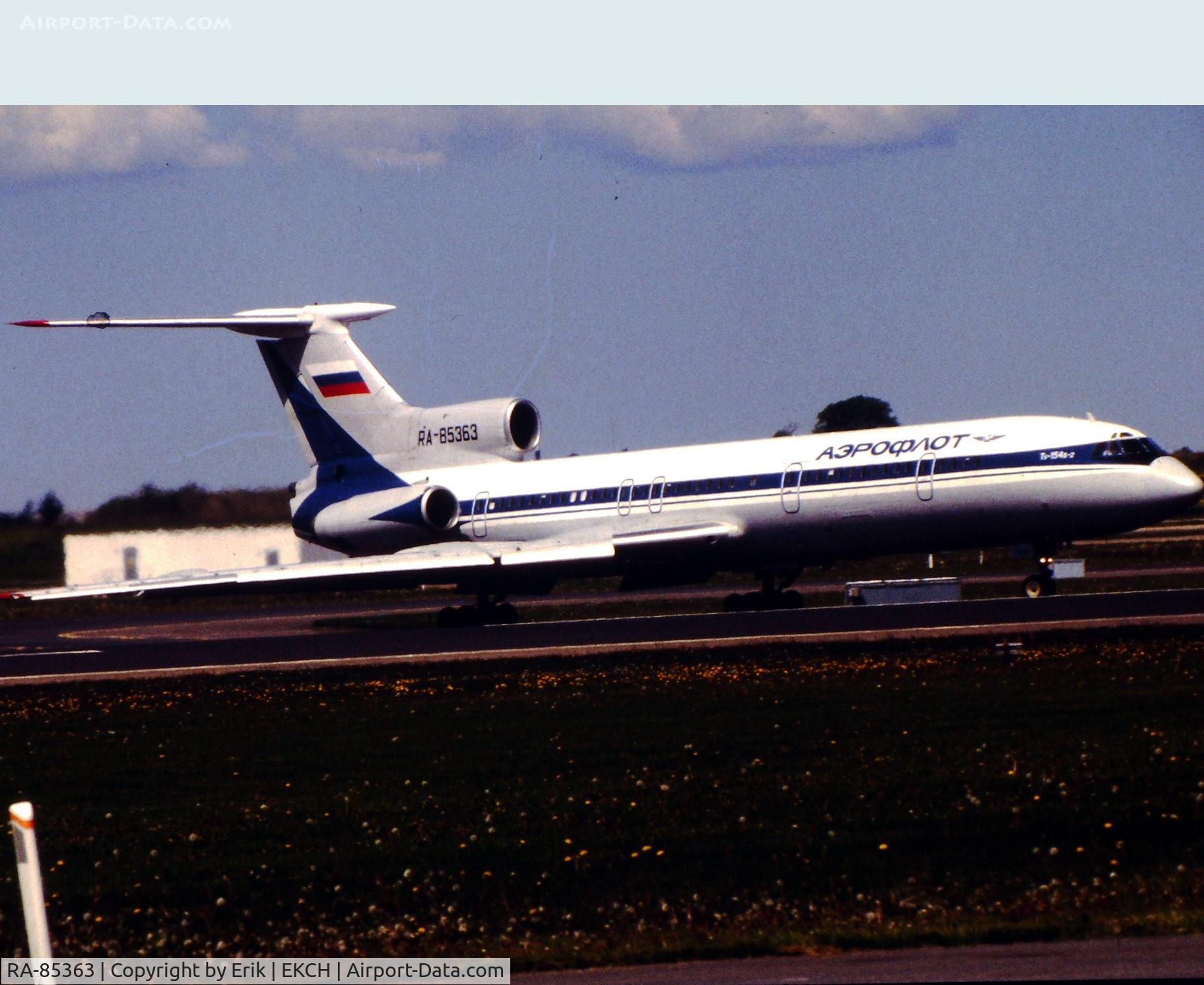 RA-85363, 1979 Tupolev Tu-154B-2 C/N 79A363, RA-85363 ready for takeoff rw 04R
Scanned slide