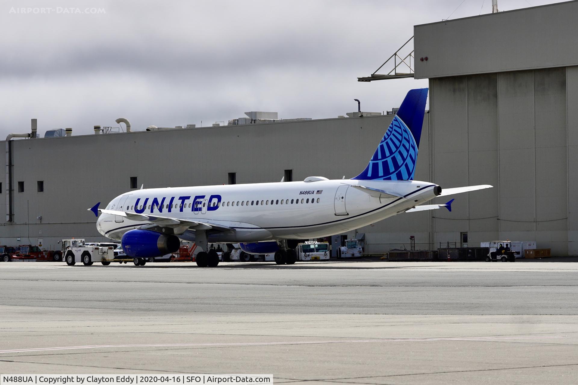 N488UA, 2001 Airbus A320-232 C/N 1680, SFO 2020.