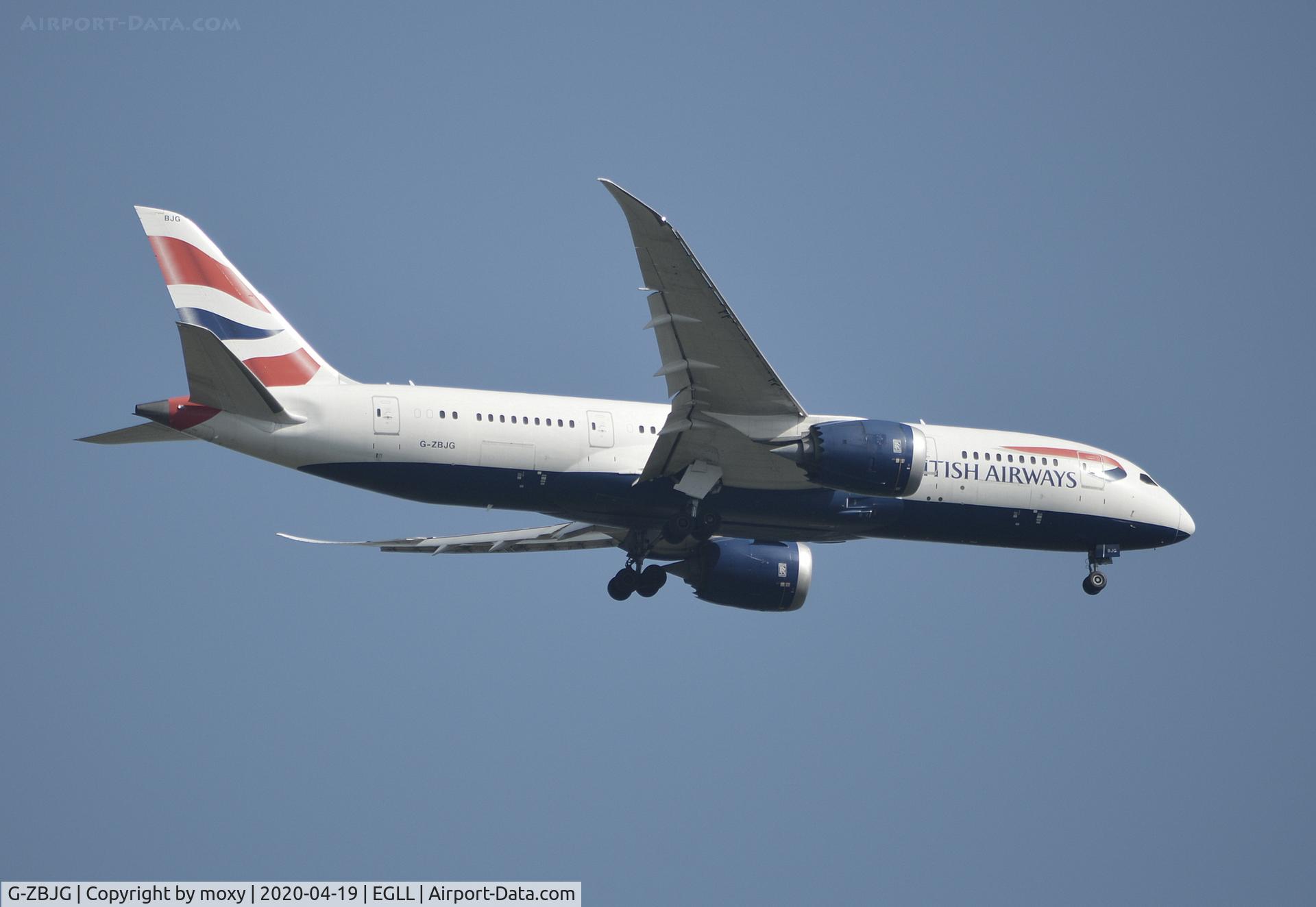 G-ZBJG, 2014 Boeing 787-8 Dreamliner C/N 38614, Boeing 787-8 on finals to London Heathrow.