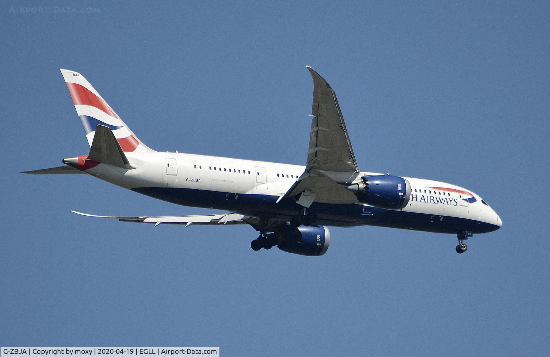 G-ZBJA, 2013 Boeing 787-8 Dreamliner C/N 38609, Boeing 787-8 on finals to London Heathrow.