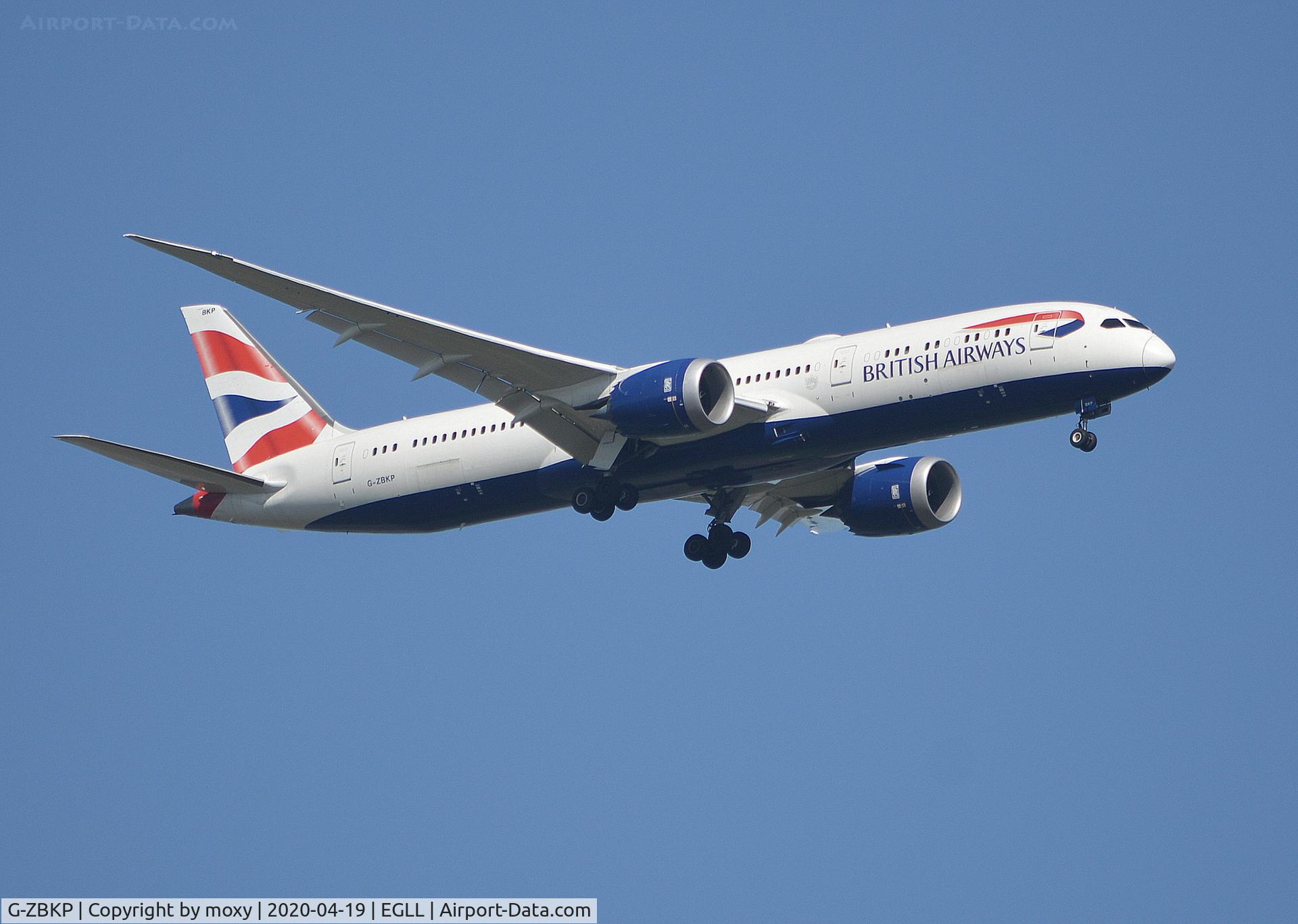 G-ZBKP, 2016 Boeing 787-9 Dreamliner C/N 38632, Boeing 787-9 Dreamliner on finals to London Heathrow.