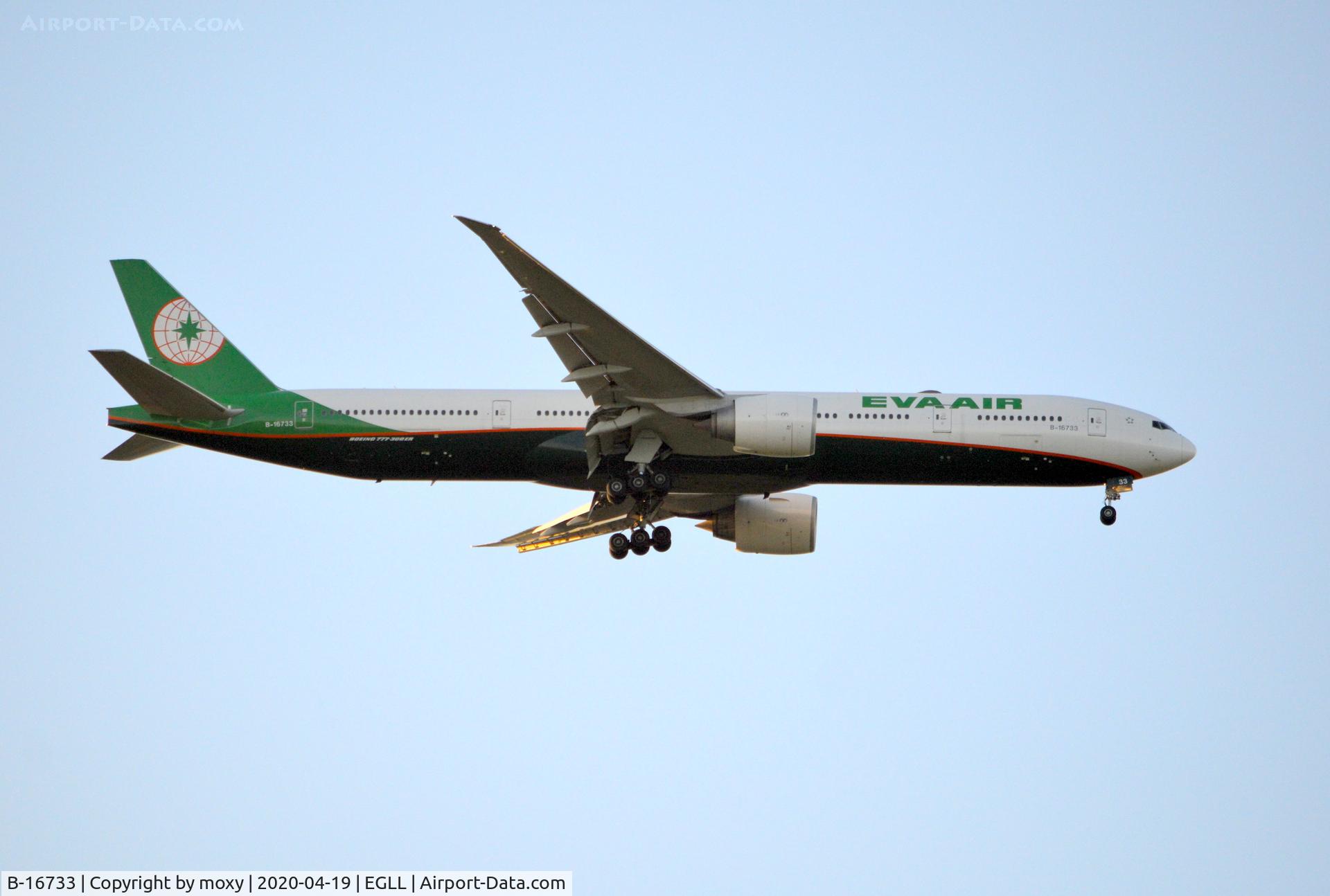 B-16733, 2017 Boeing 777-3SHER C/N 61600, Boeing 777-3SHER on finals to London Heathrow.