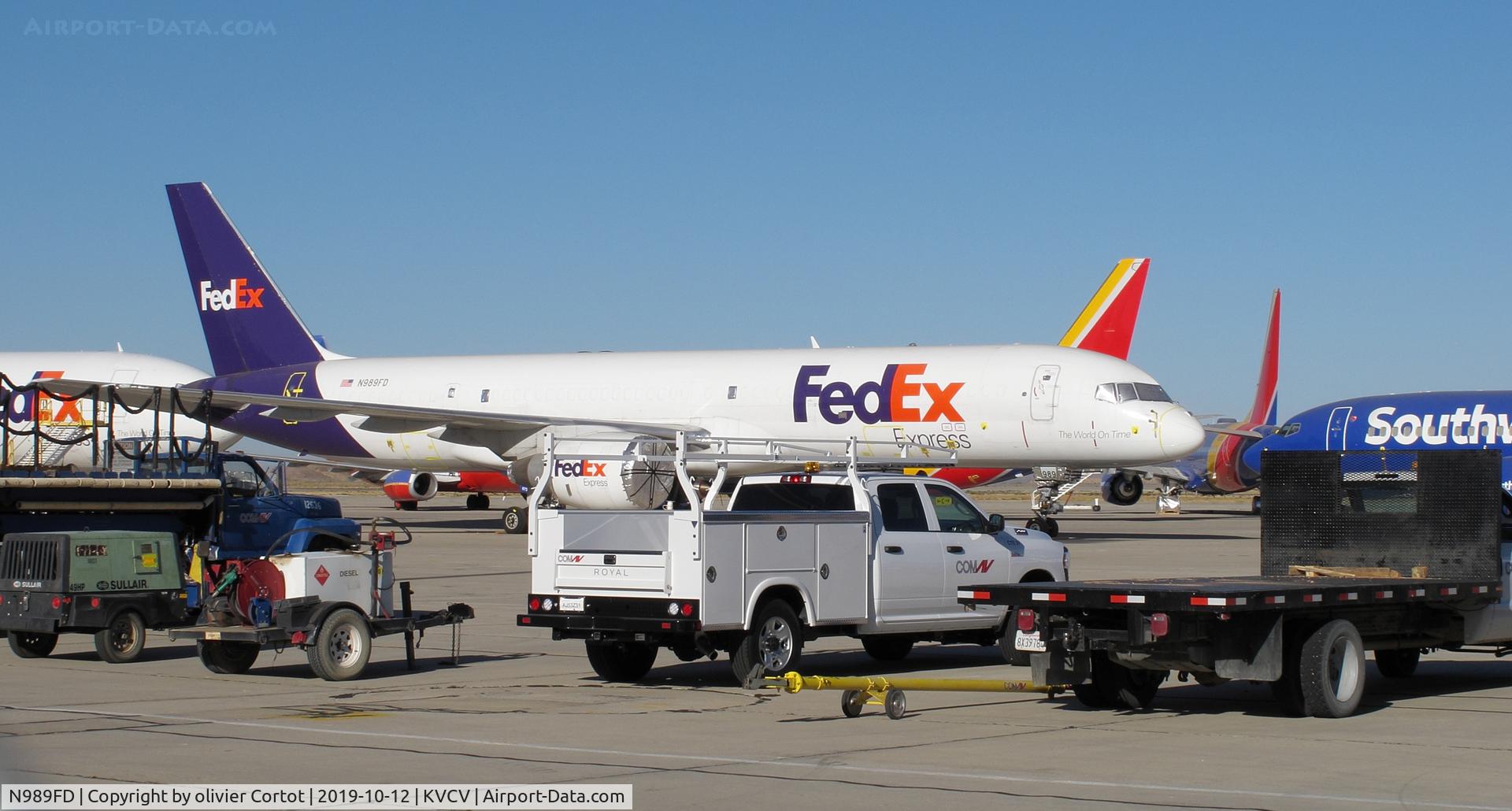 N989FD, 1997 Boeing 757-231 C/N 28480, storage in view ? oct 2019