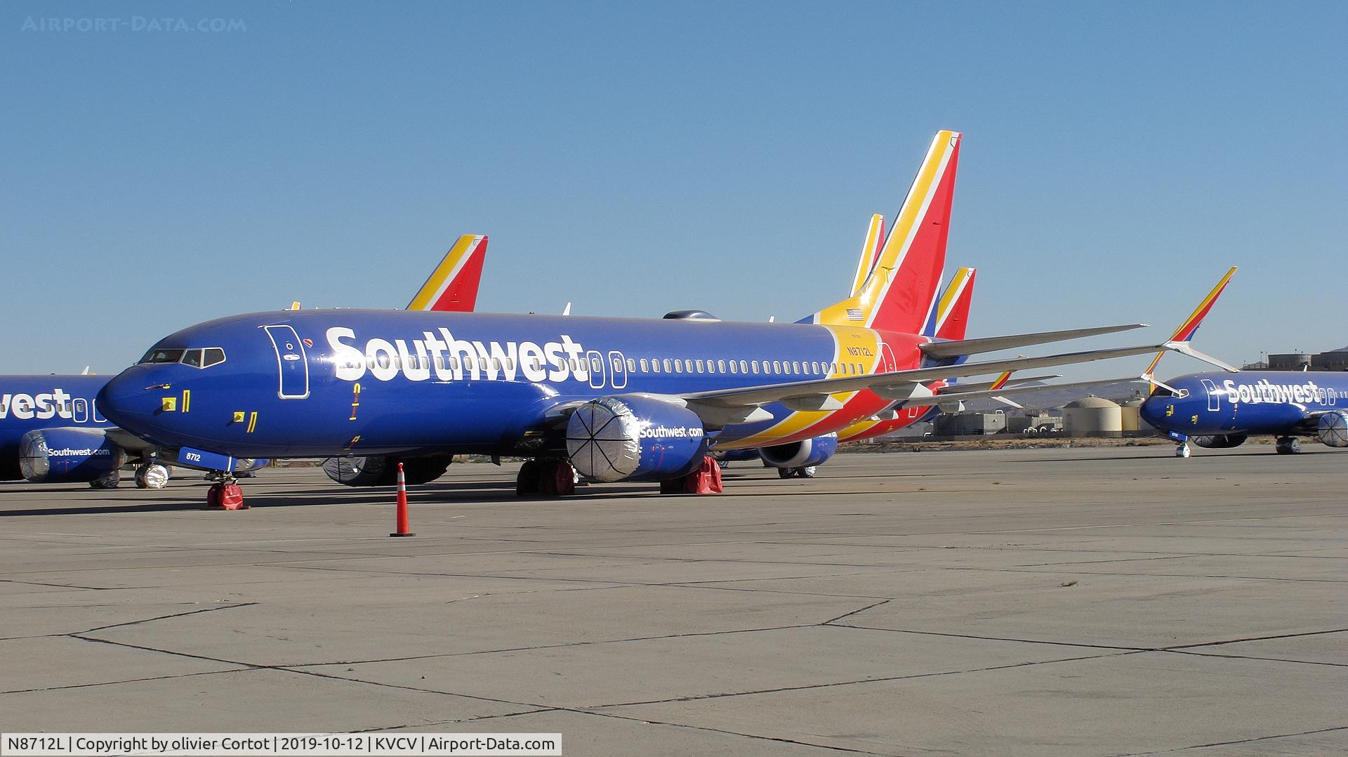 N8712L, 2017 Boeing 737-8 MAX C/N 36930, stored at victorville