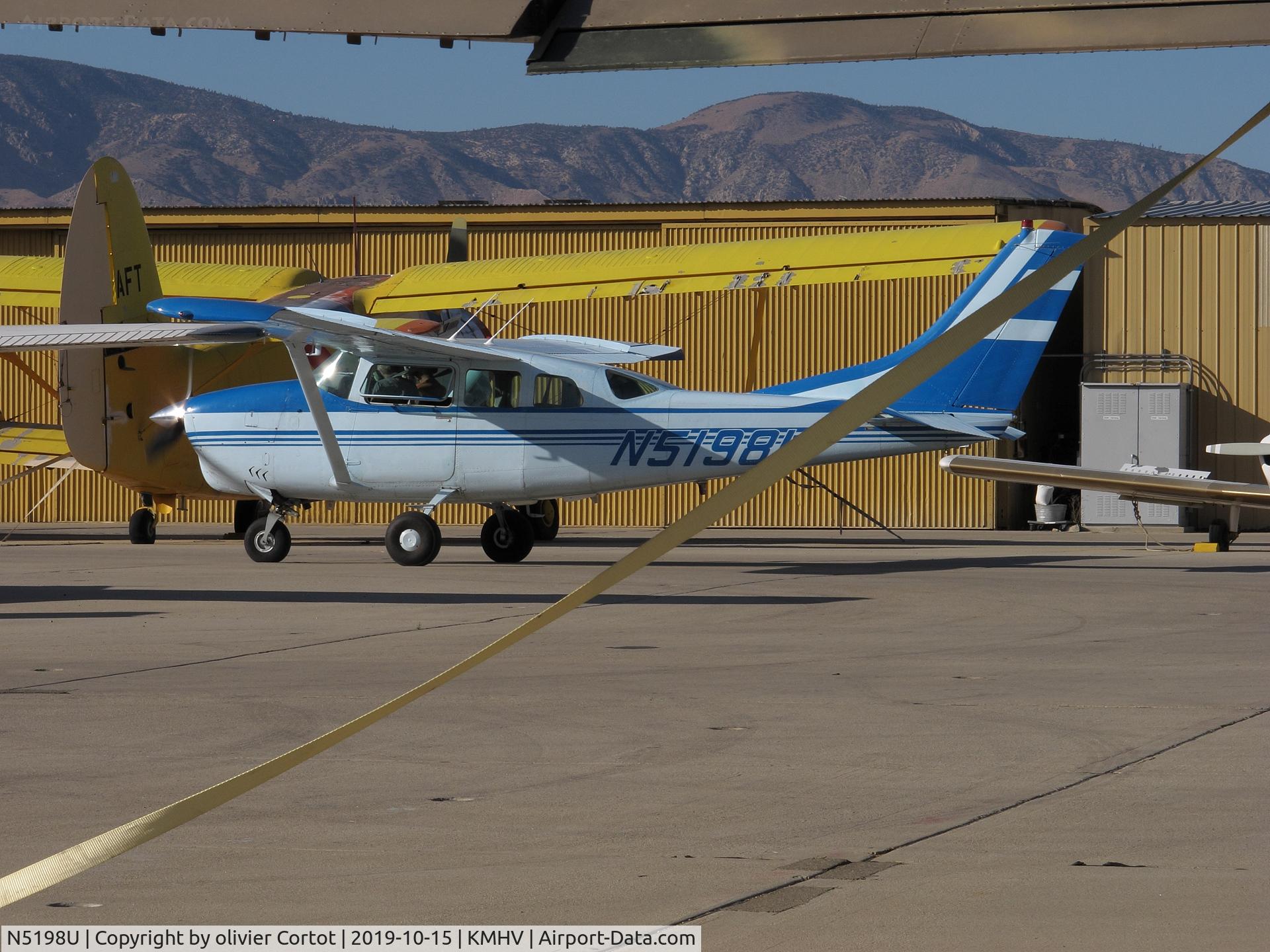 N5198U, 1964 Cessna 206 Super Skywagon C/N 206-0198, oct 2019