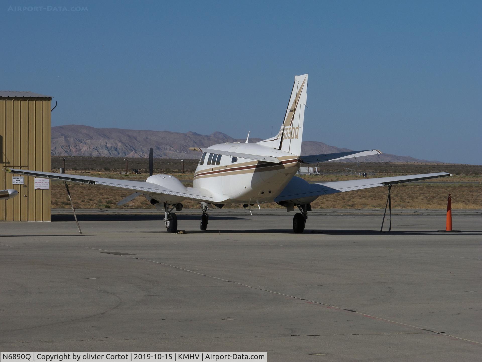 N6890Q, 1965 Beech 65-A80 C/N LD-224, oct 2019