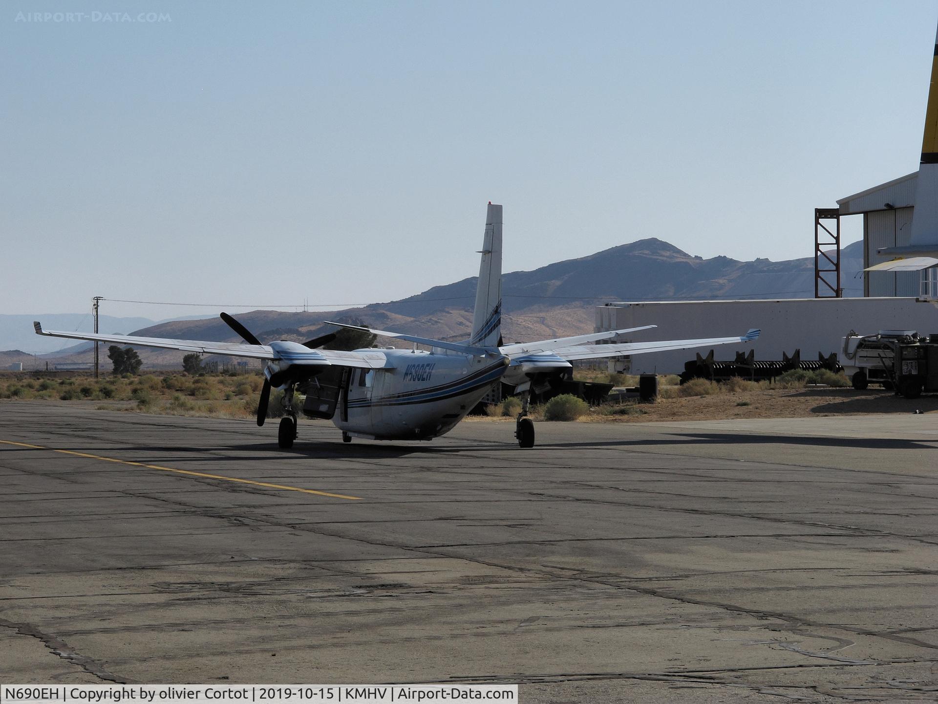 N690EH, 1975 Rockwell International 690A Turbo Commander C/N 11309, oct 2019